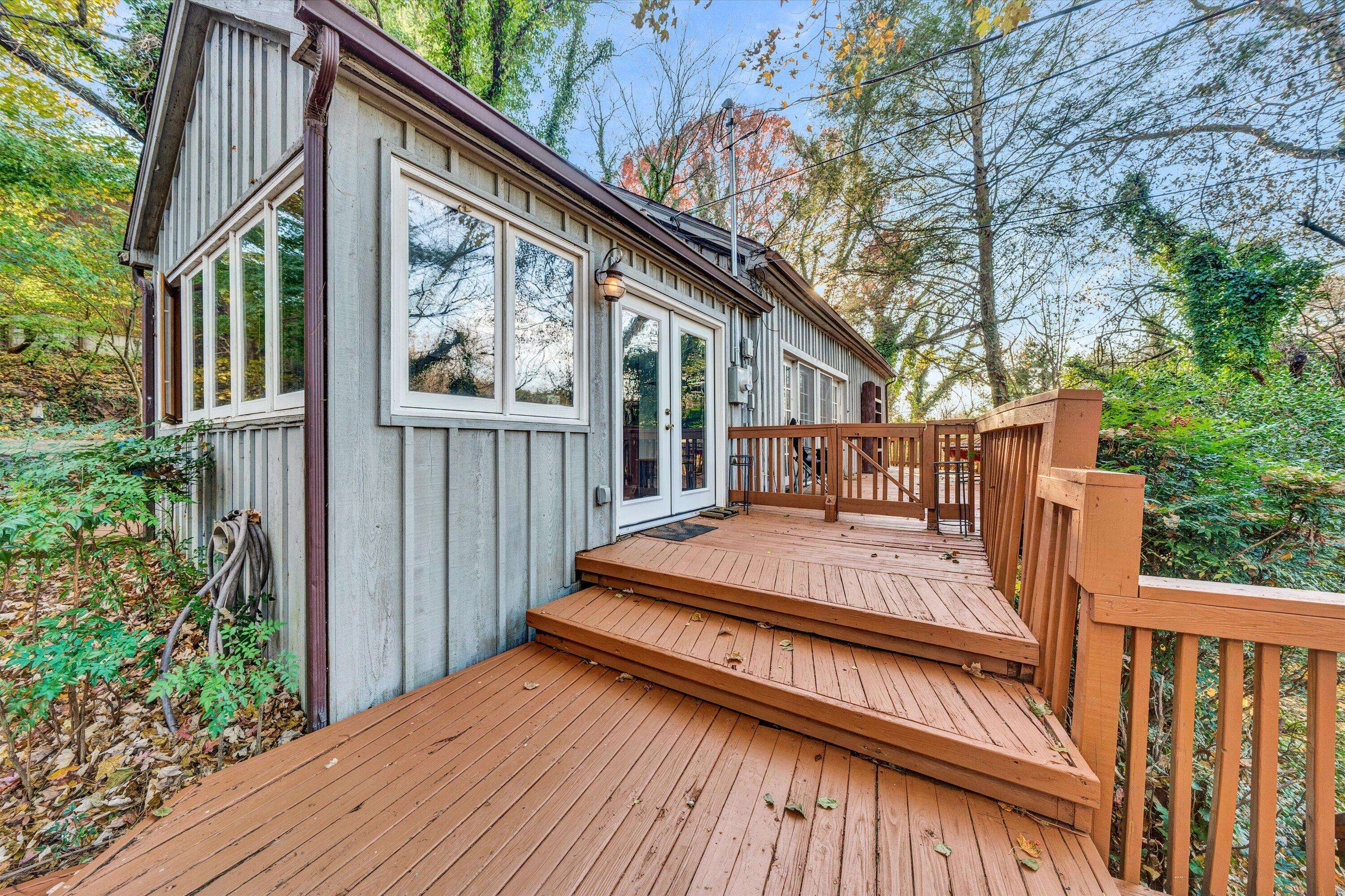 Roanoke, VA 24015,3126 Colonial AVE
