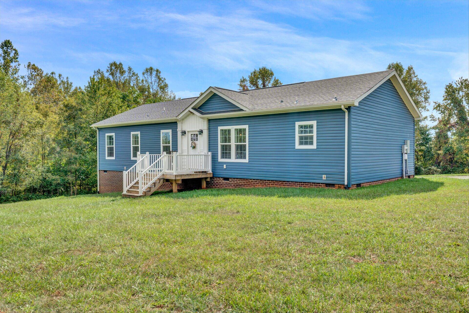 Goodview, VA 24095,5049 HORSESHOE BEND RD