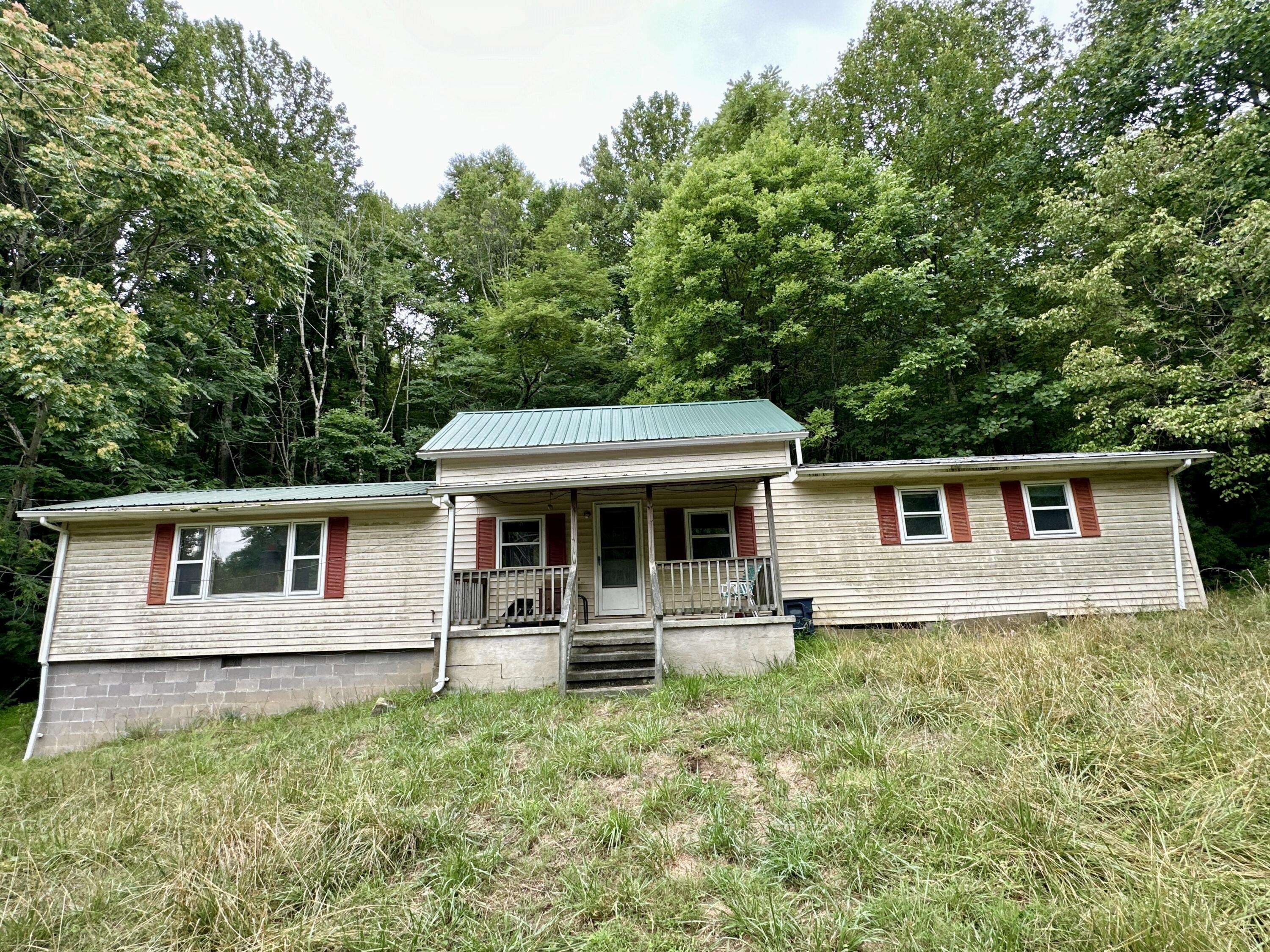 Thaxton, VA 24174,1496 Mountain DR