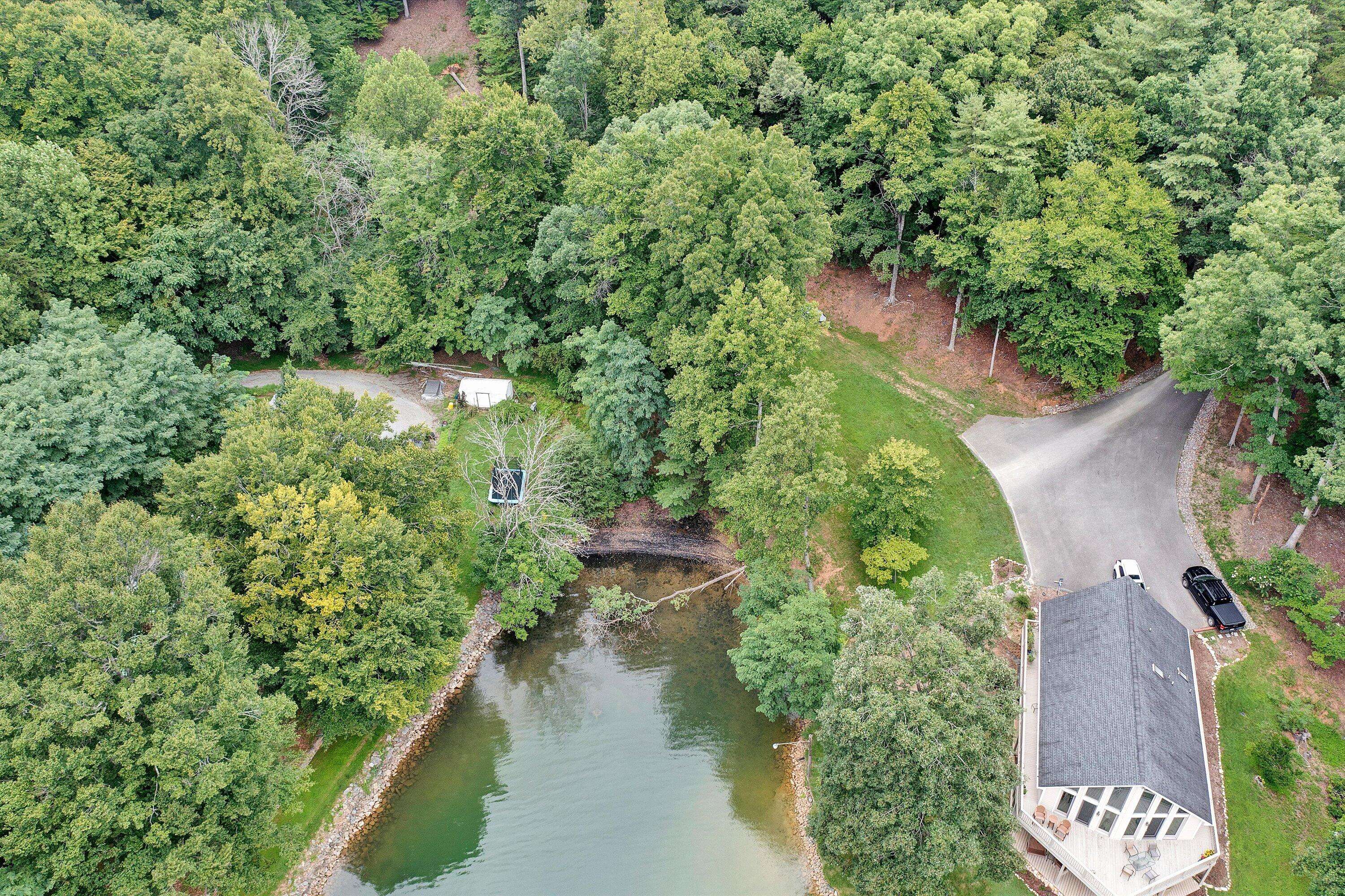 Wirtz, VA 24184,0 Fox Chase RD