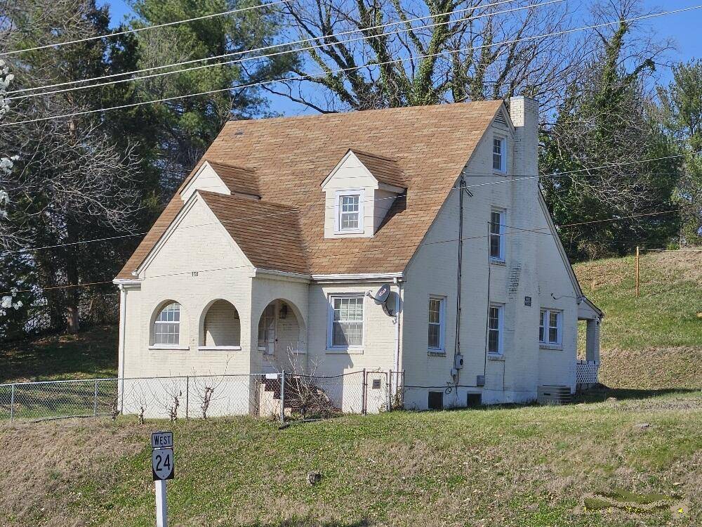 Vinton, VA 24179,118 E Virginia AVE