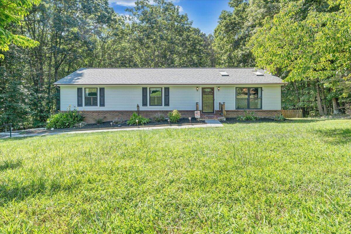 Blue Ridge, VA 24064,417 Parkview DR