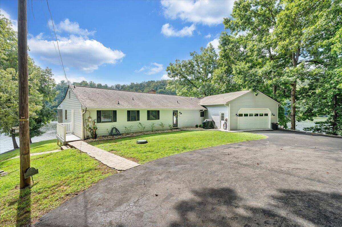 Goodview, VA 24095,1220 Little Brook LN