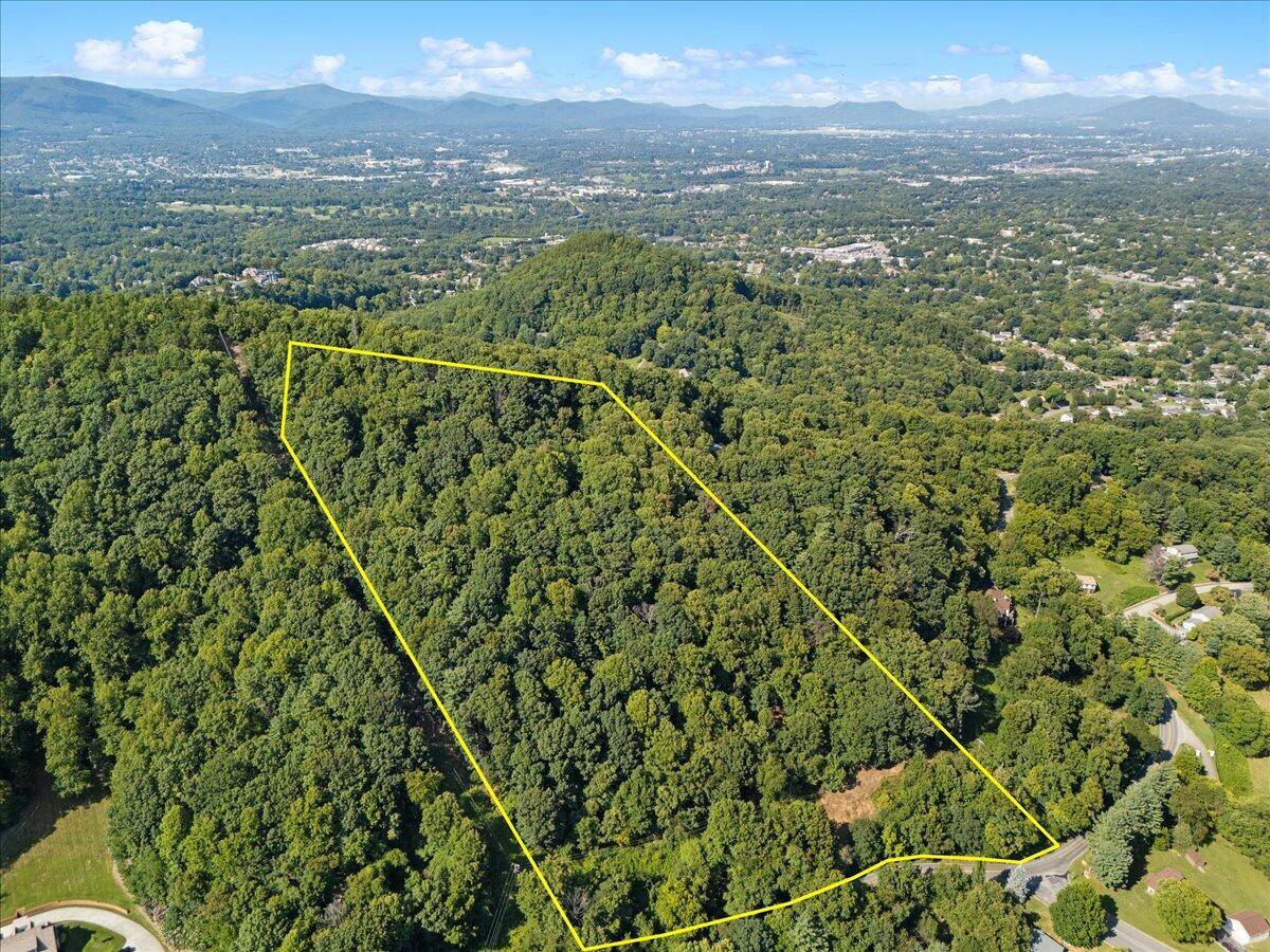 Roanoke, VA 24018,000 Sugar Loaf Mountain RD