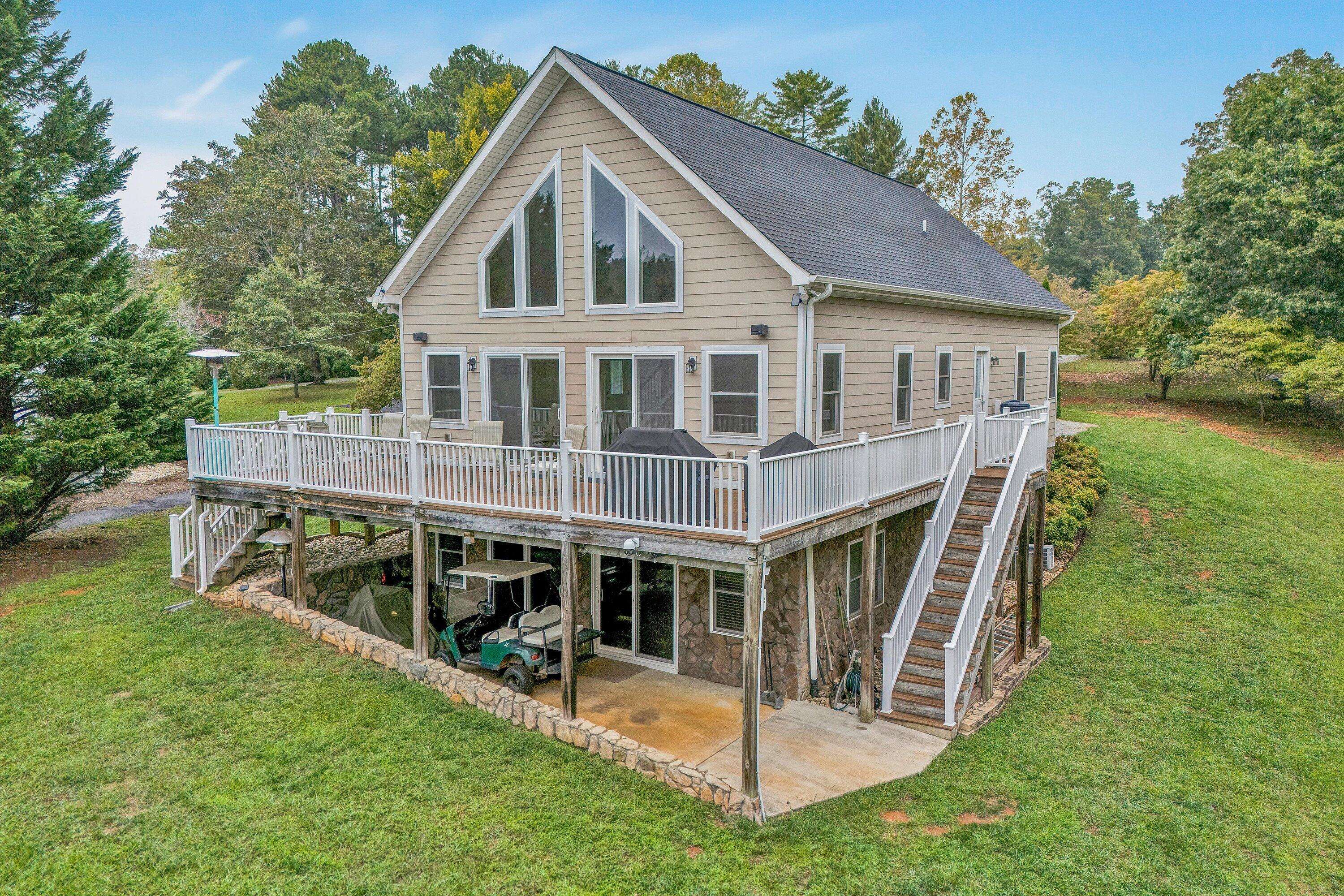 Huddleston, VA 24104,433 Surrey DR