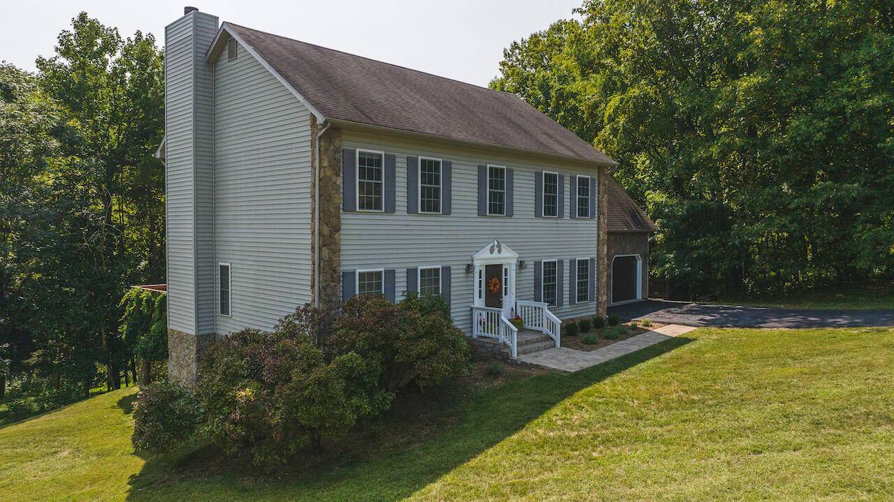 Roanoke, VA 24018,5761 Lost View LN