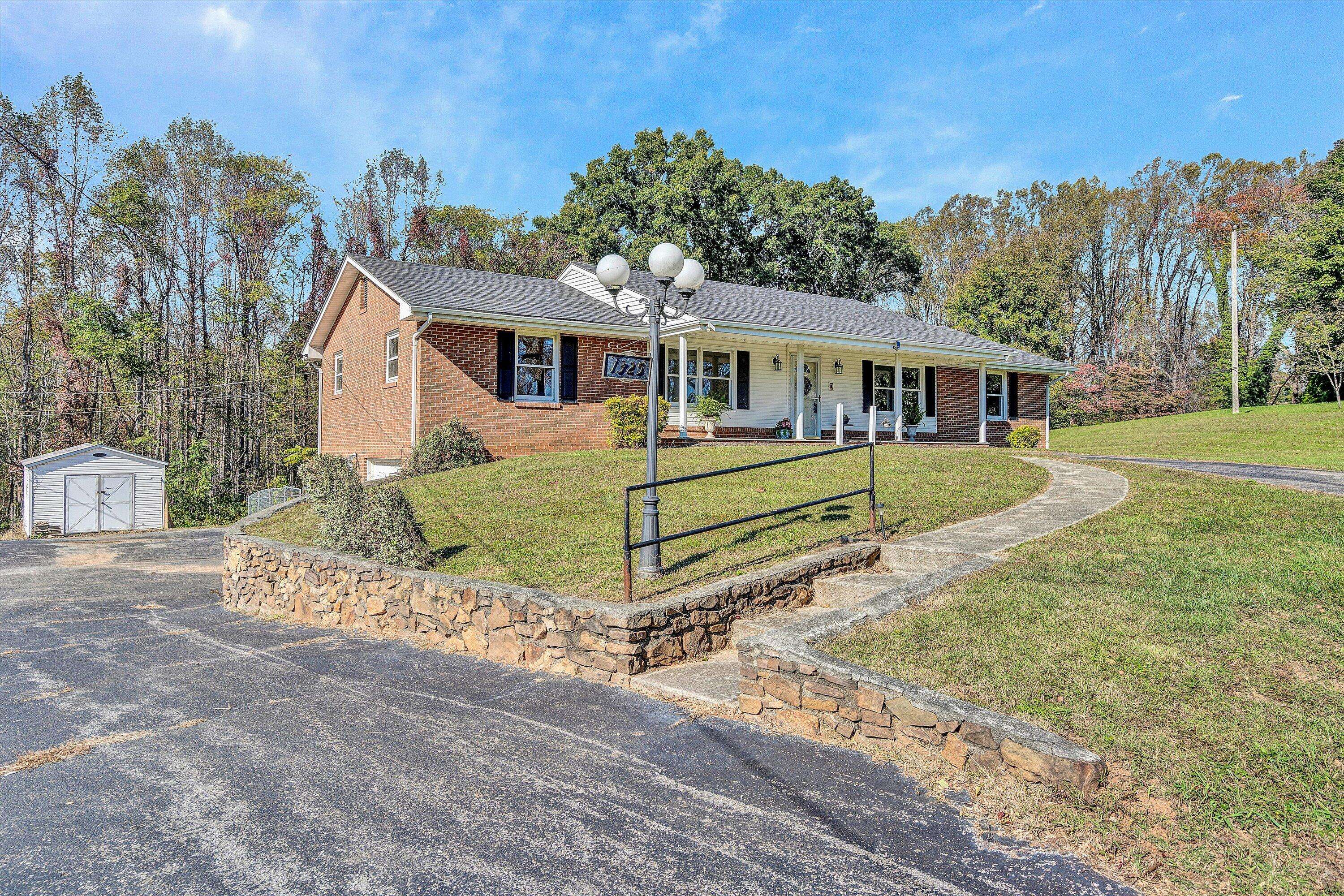 Vinton, VA 24179,1325 DREWRYS HILL RD