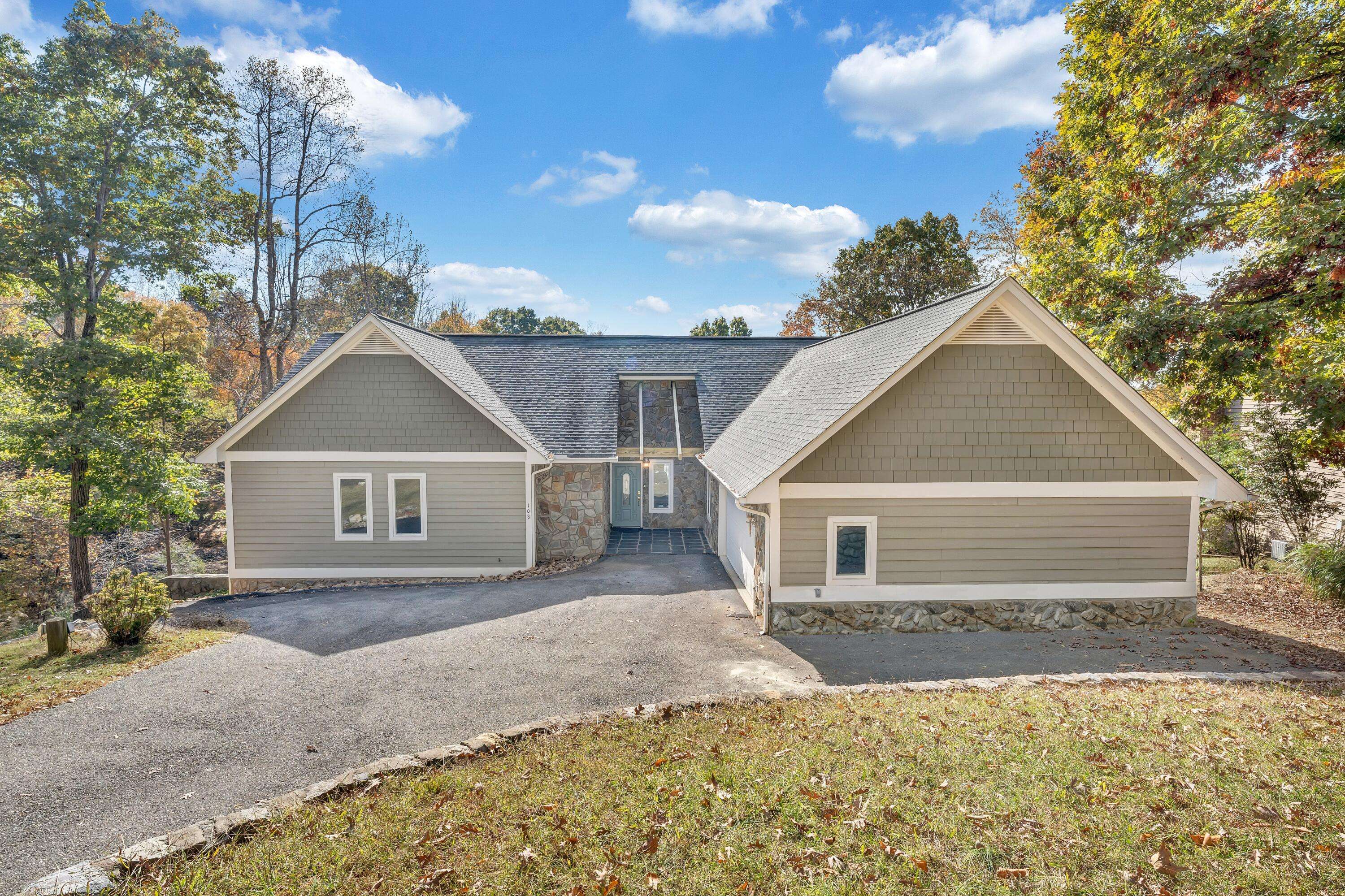 Moneta, VA 24121,108 Brentwood LN