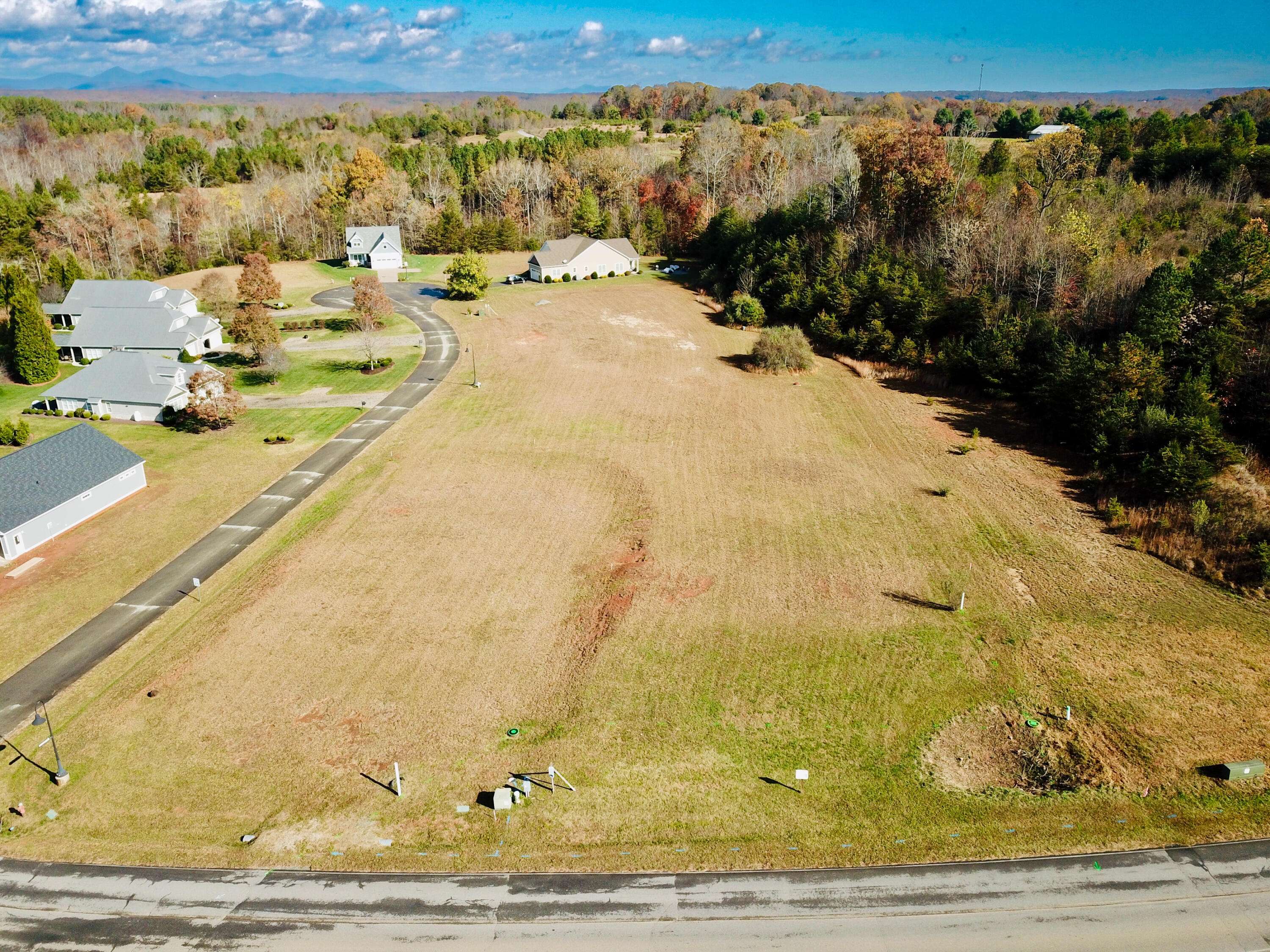 Moneta, VA 24121,76 Carriage Homes DR