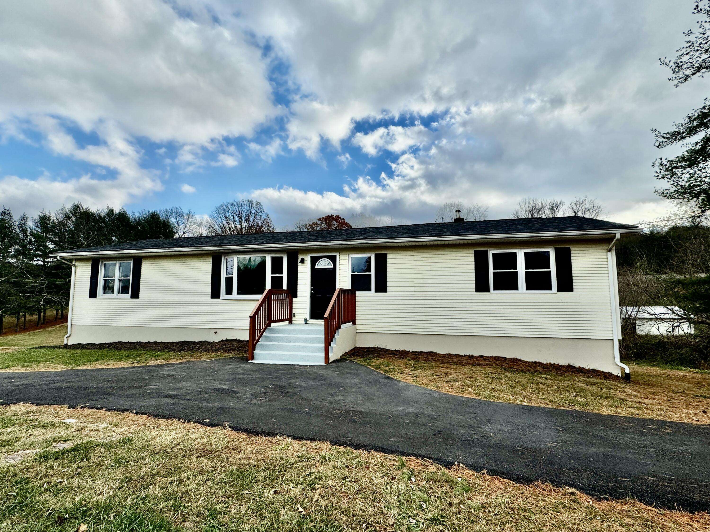 Fincastle, VA 24090,1824 Nace RD