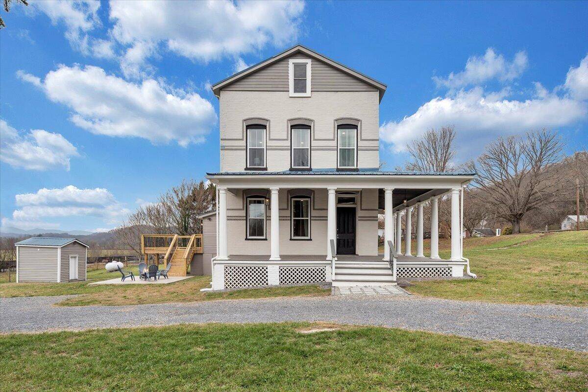 Buchanan, VA 24066,16 Cherry Tree RD