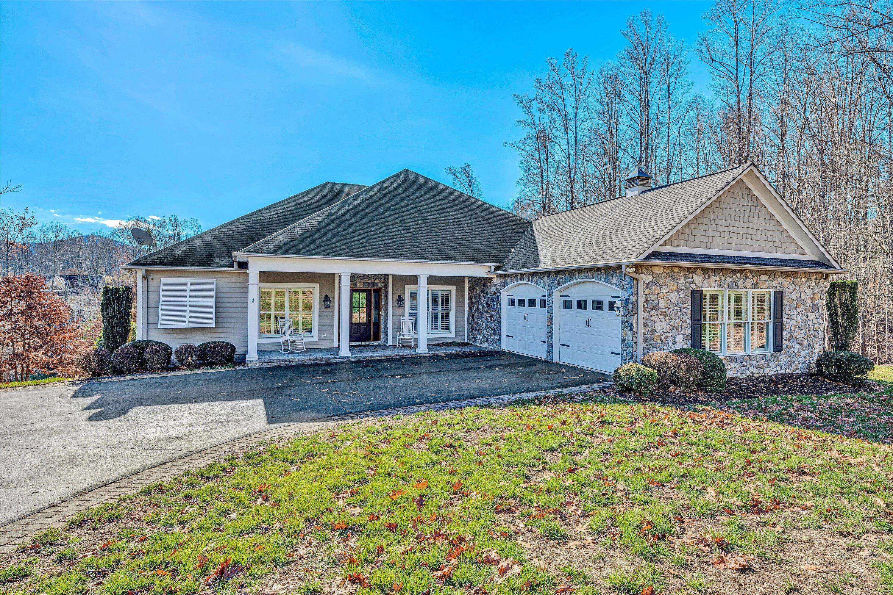 Penhook, VA 24137,60 East View CIR