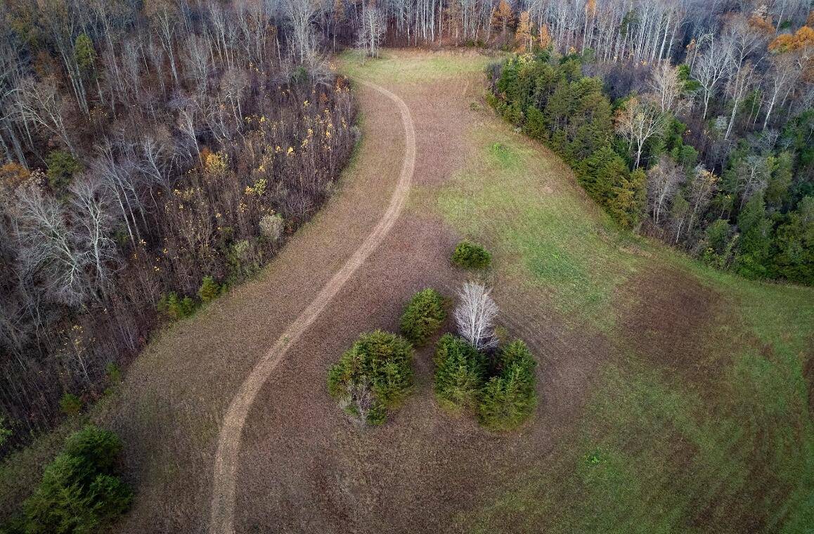 Buchanan, VA 24066,305 County Line RD