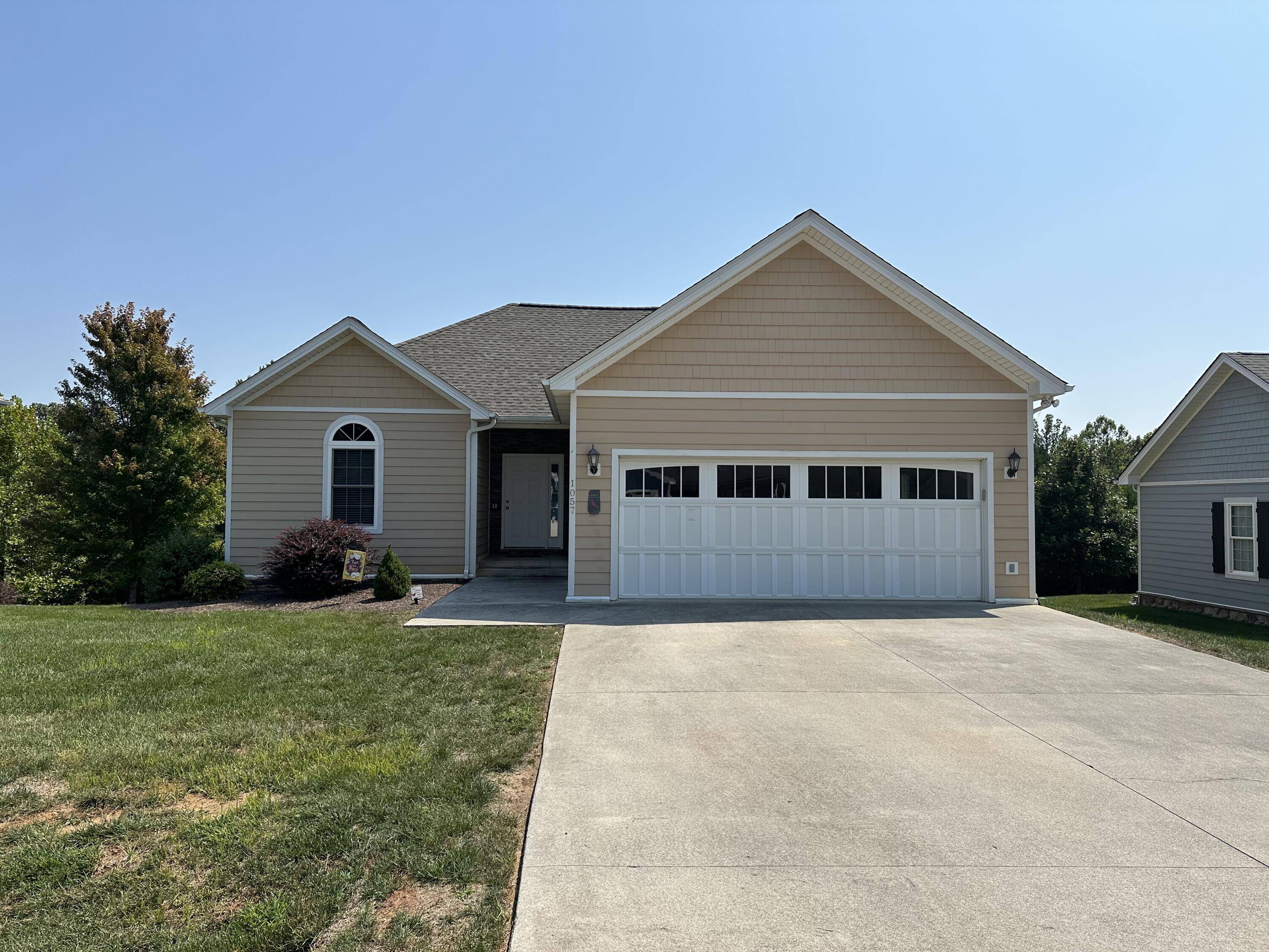 Huddleston, VA 24104,1057 Barrow Hills DR