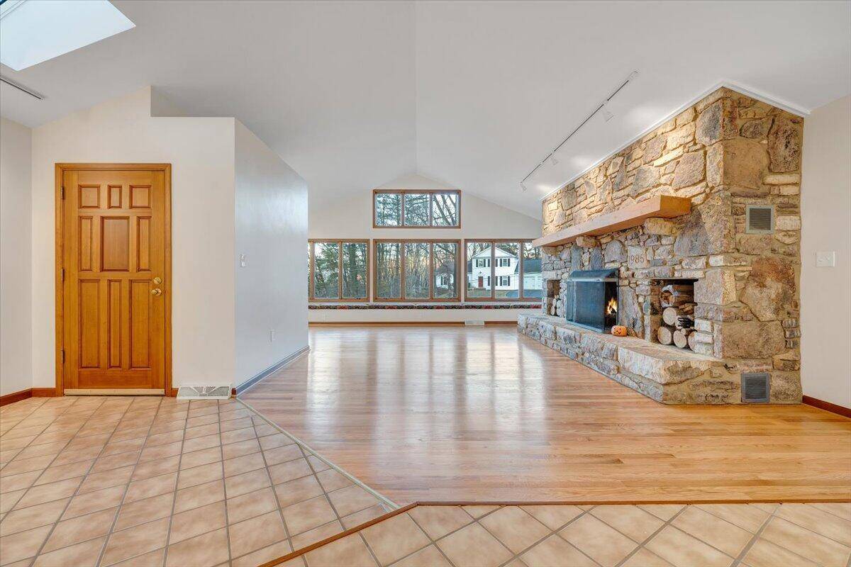 Roanoke, VA 24015,3615 Dogwood LN