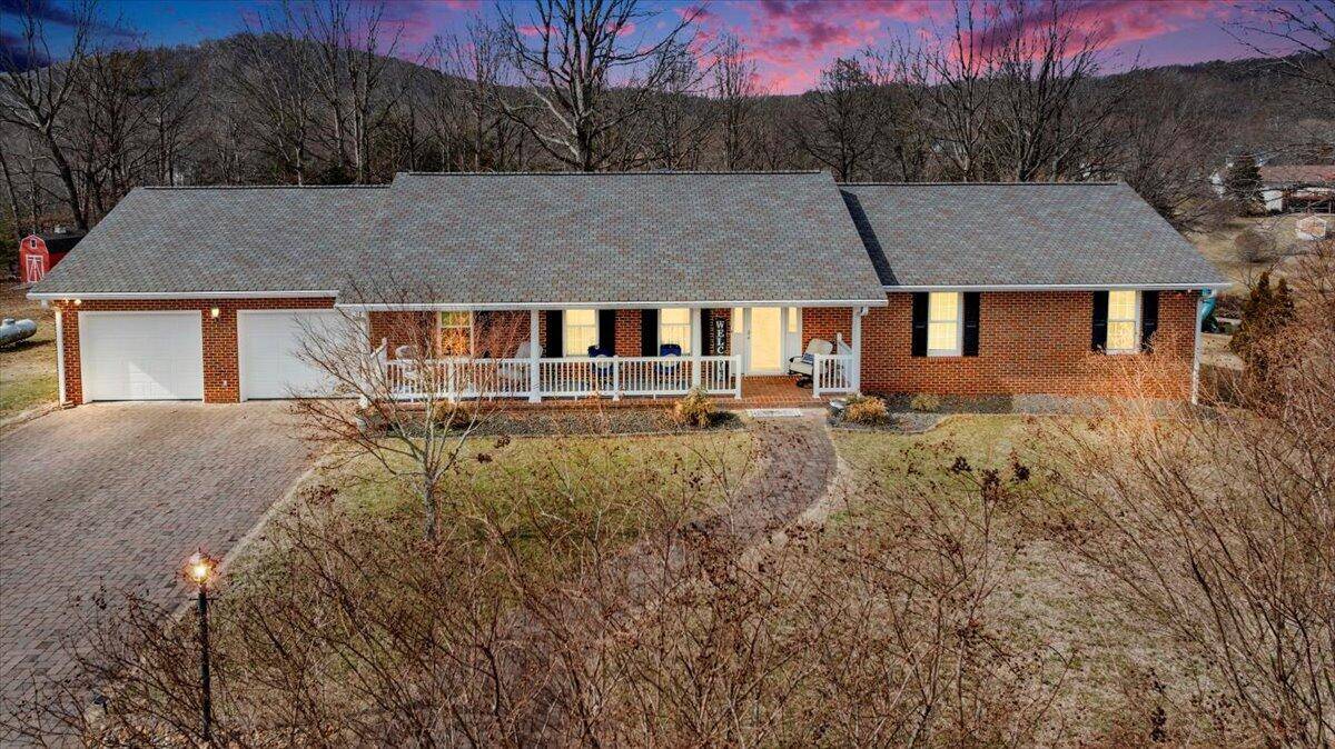 Vinton, VA 24179,109 Baymeadow LN