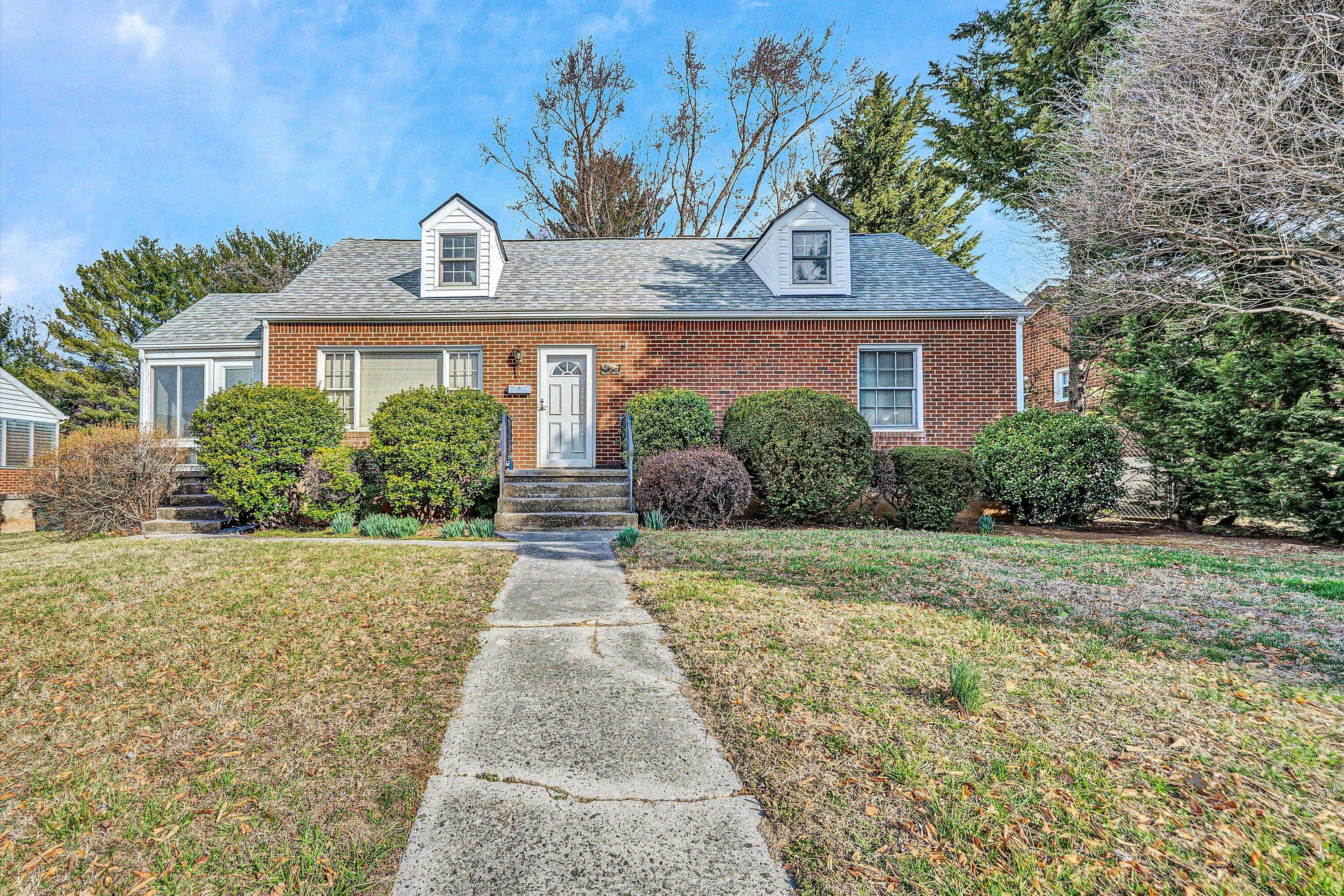 Salem, VA 24153,919 LOGAN ST