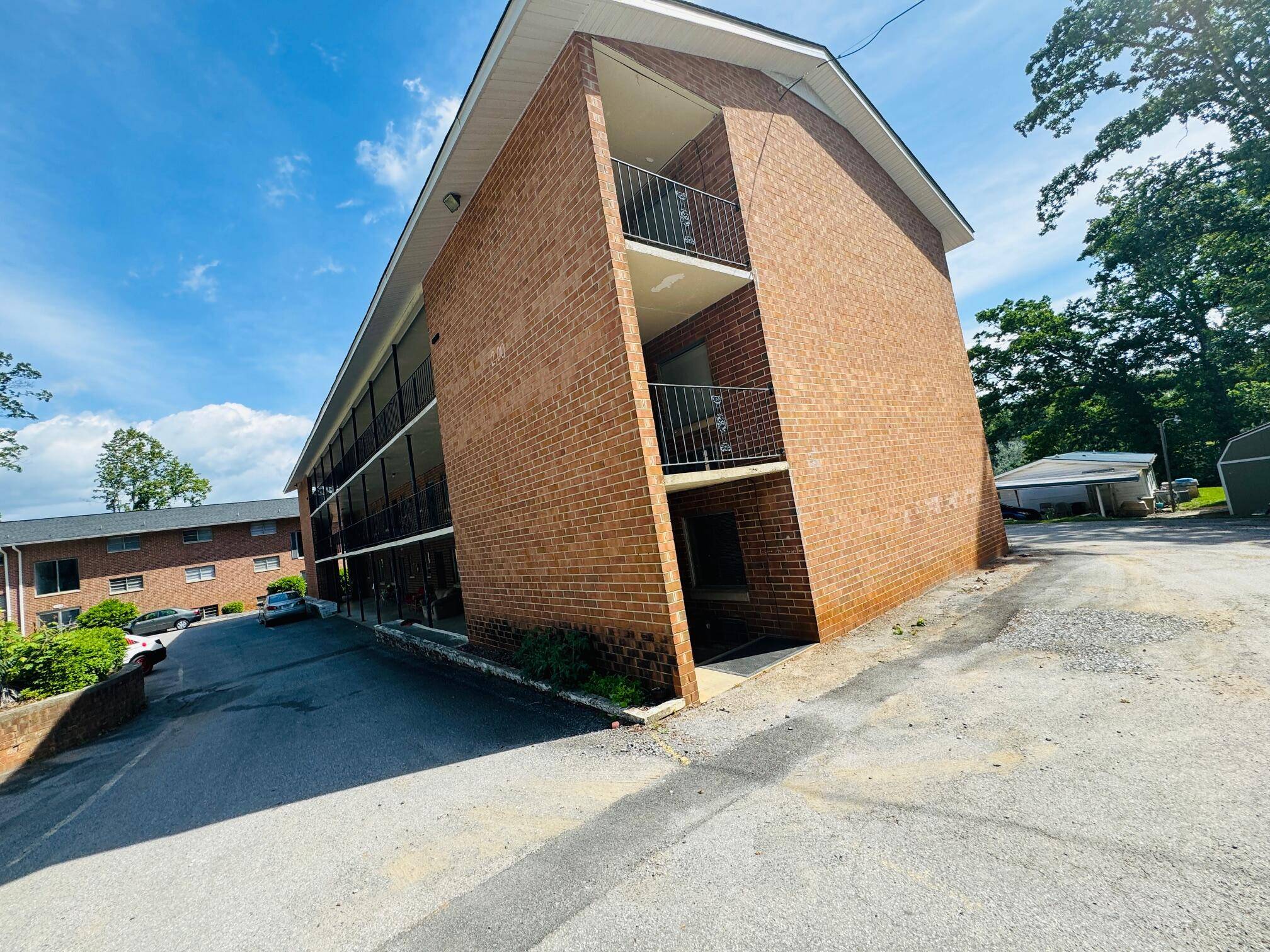 Bassett, VA 24055,200 Ridge View LN Unit Apt  44