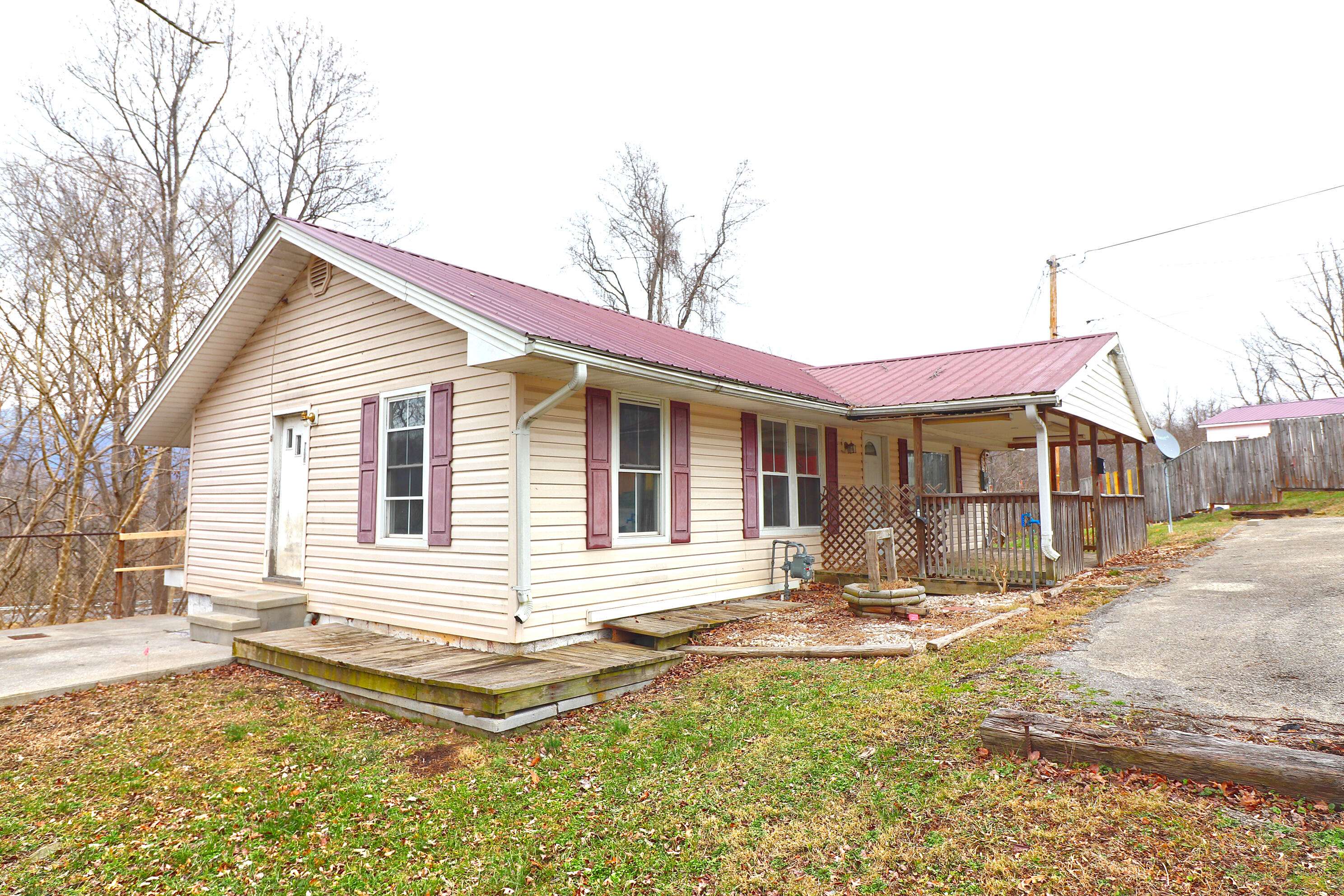 Pearisburg, VA 24134,715 N Giles ST