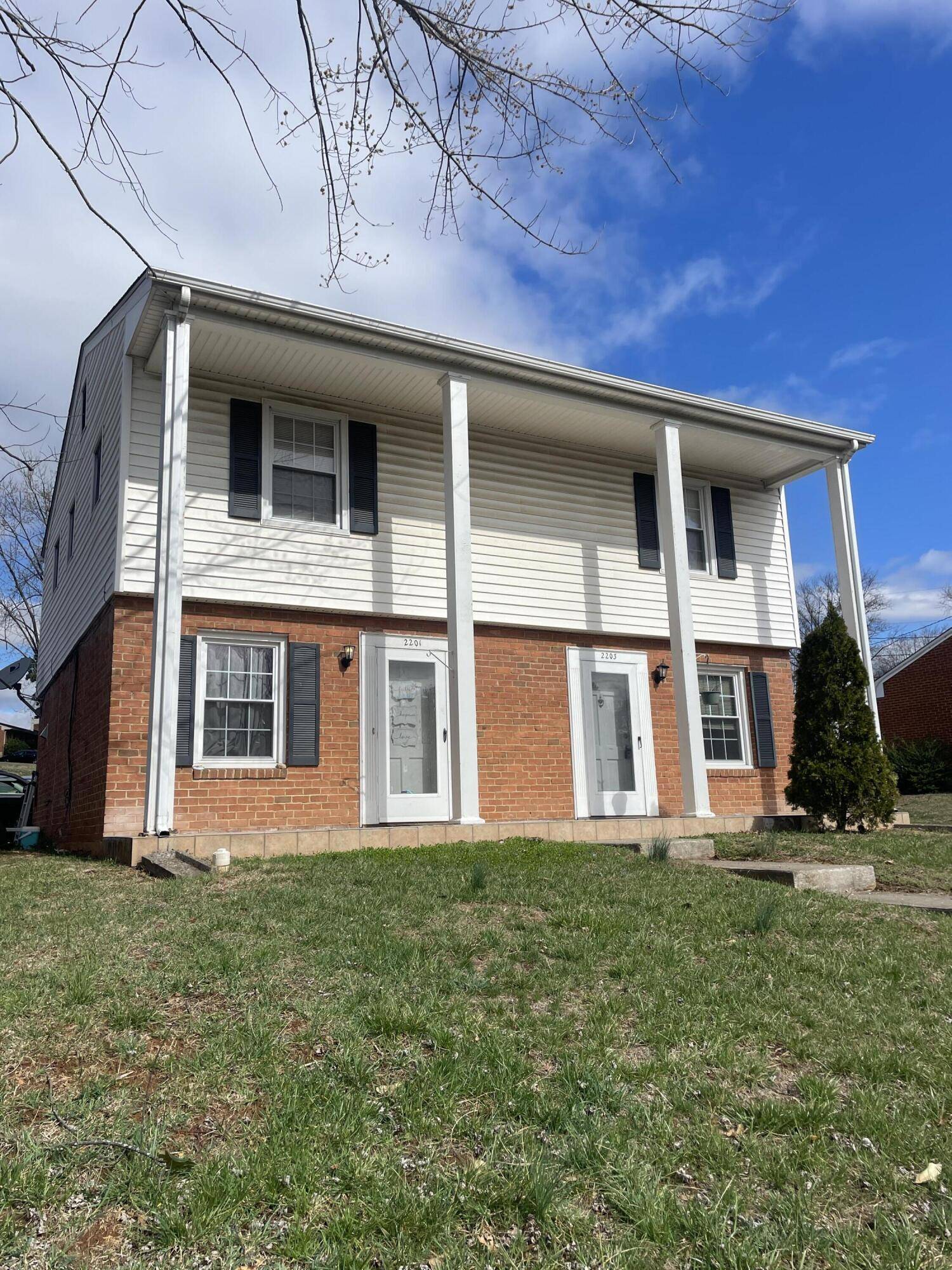 Salem, VA 24153,2201 Bainbridge DR #& 2203