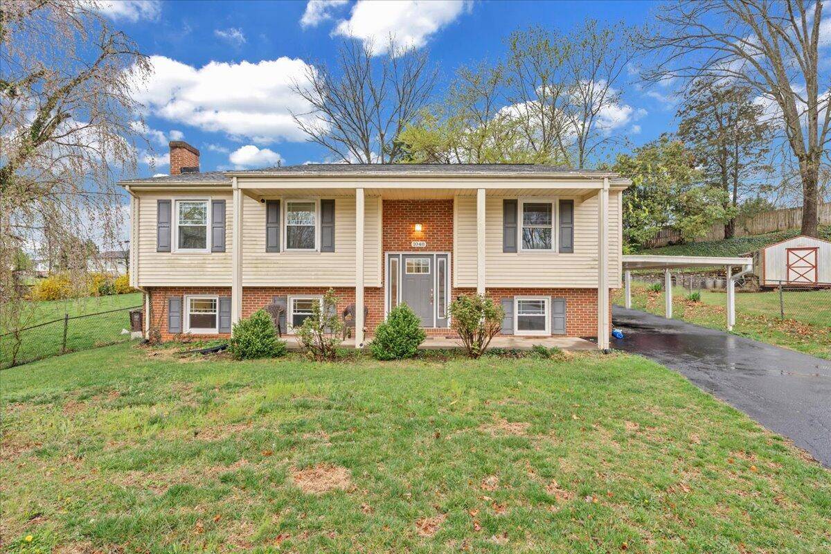 Roanoke, VA 24012,1048 Grove LN