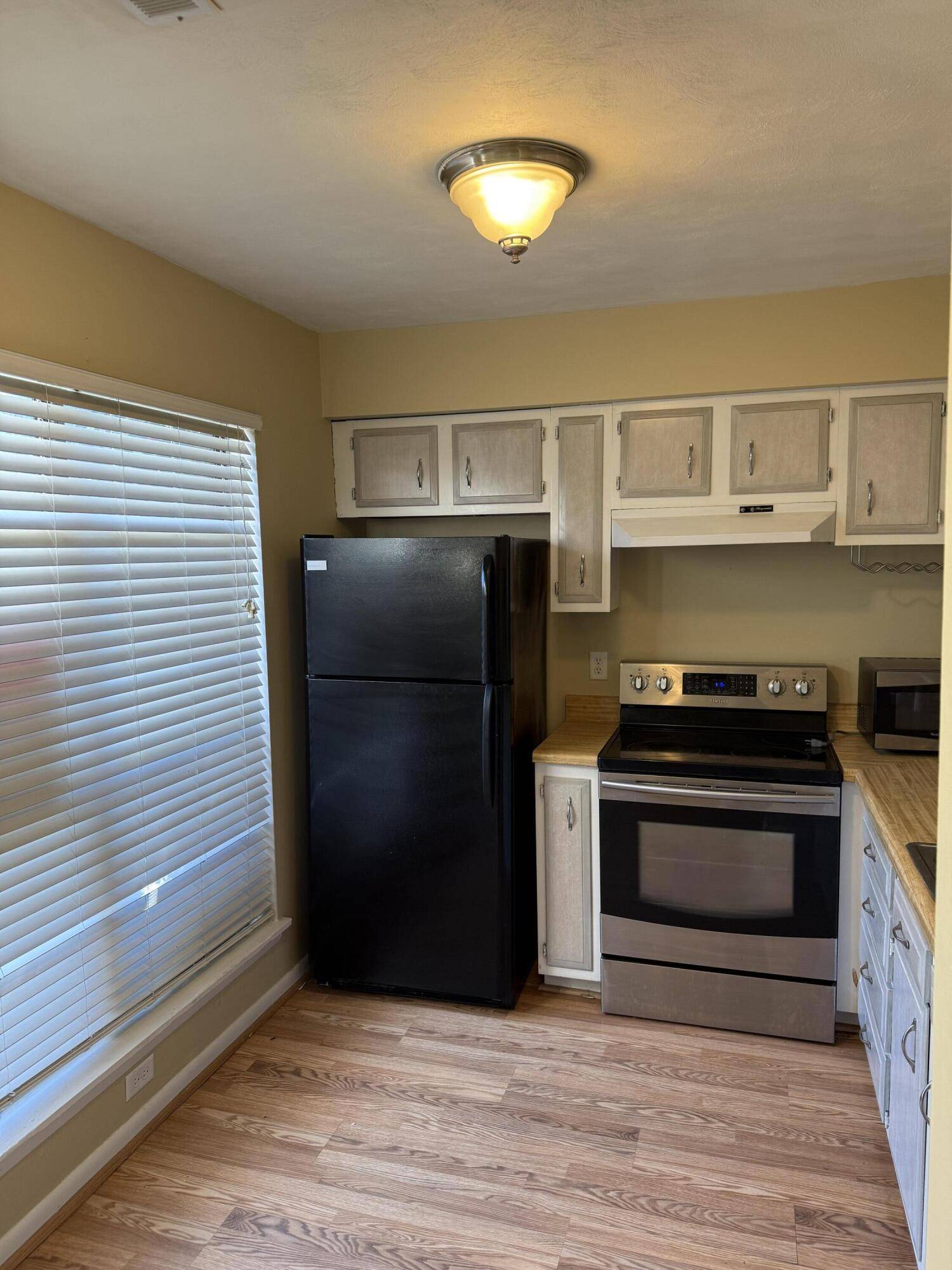 Roanoke, VA 24018,7318 Maple CT