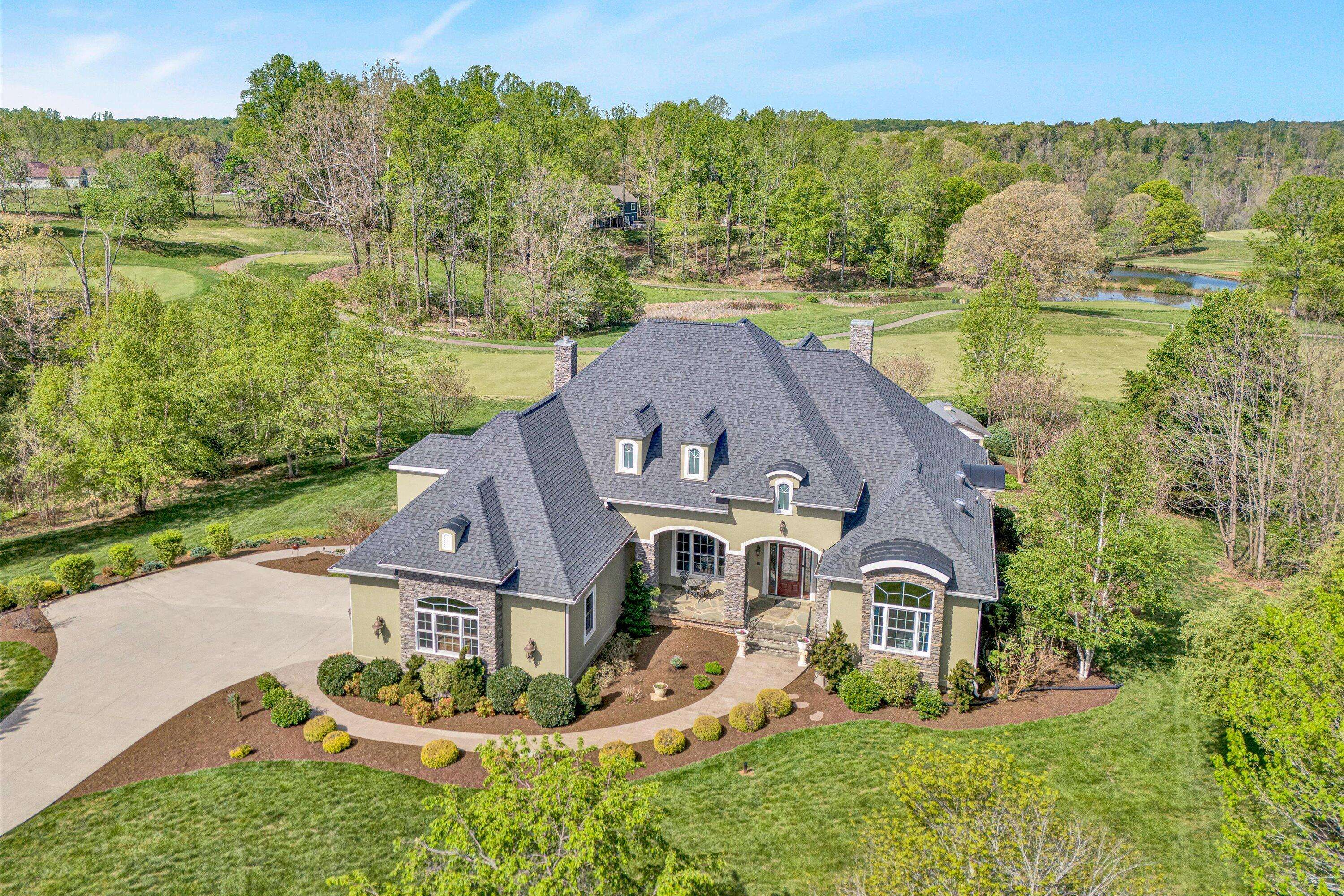 Hardy, VA 24101,135 Bentgrass DR