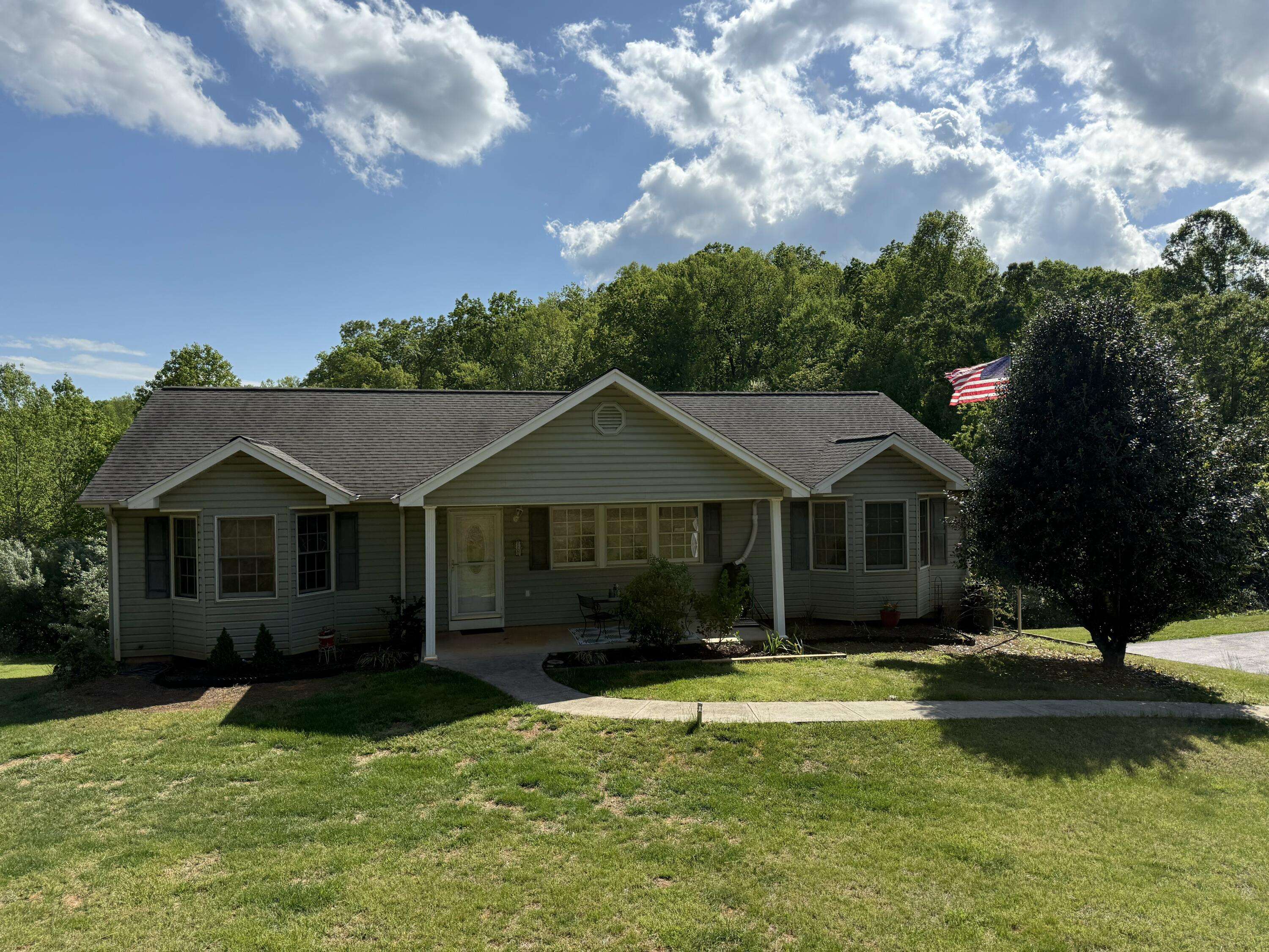 Hardy, VA 24101,942 Idlewood RD