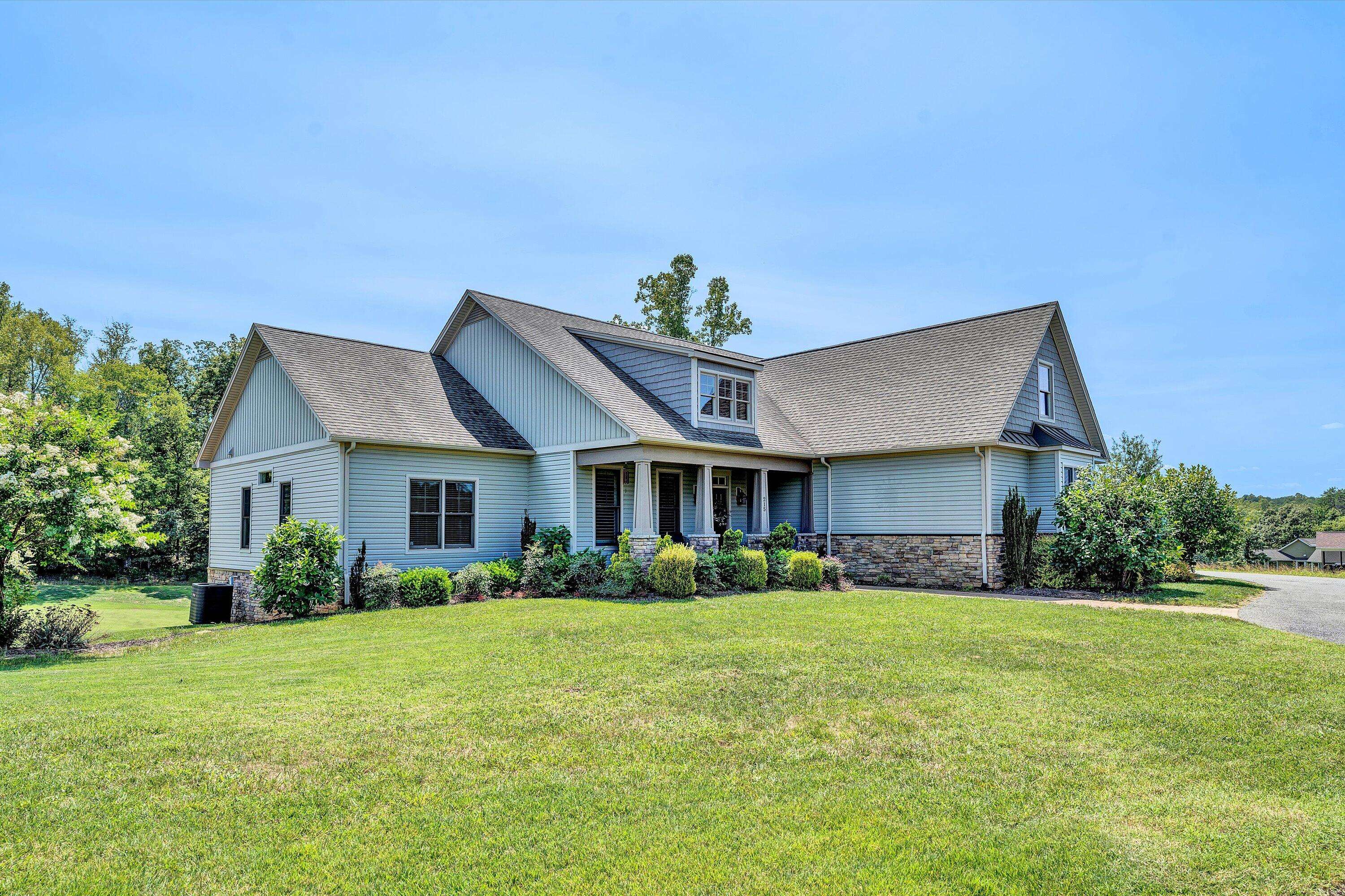 Hardy, VA 24101,215 Bermuda DR