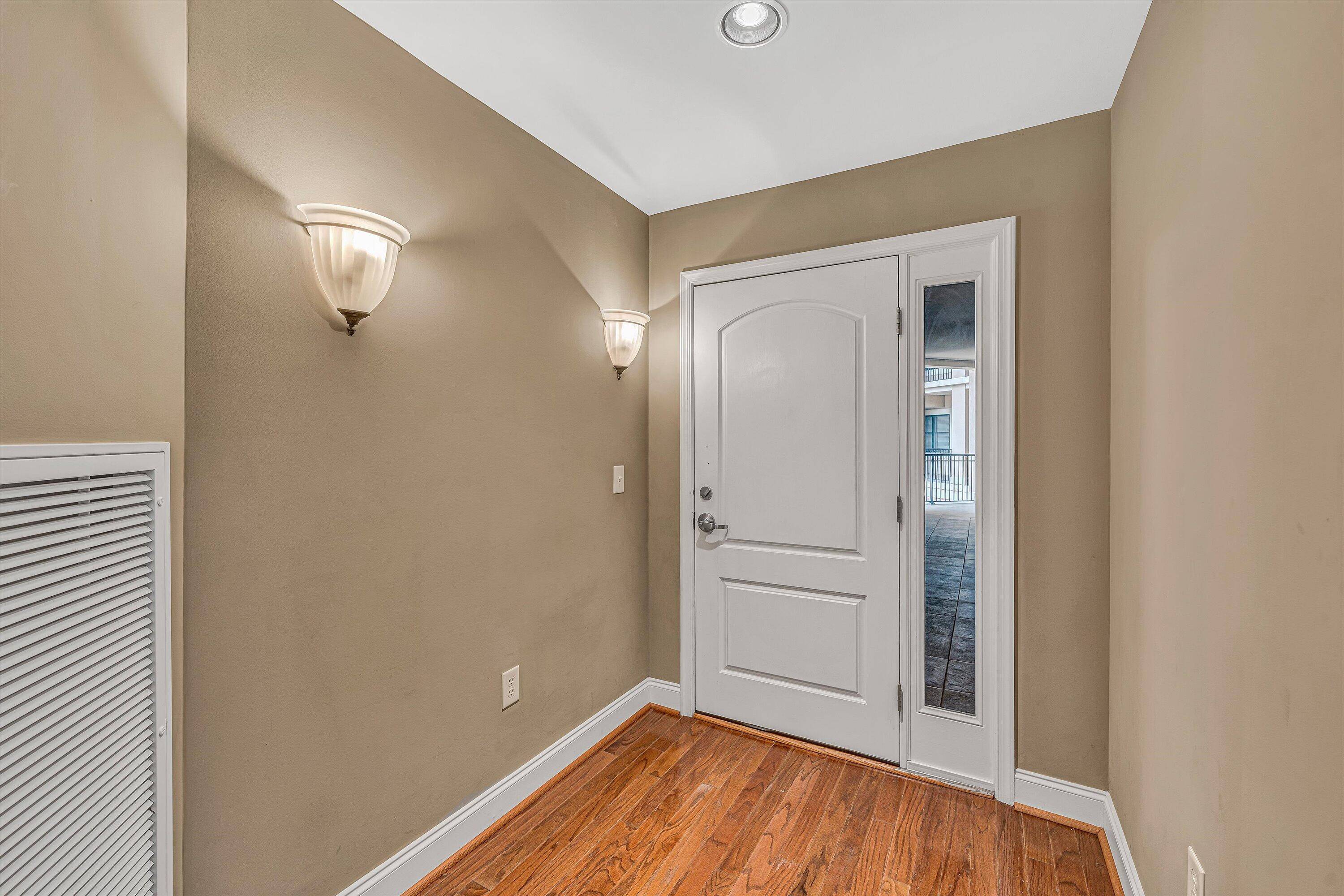 Moneta, VA 24121,100 Bridgewater Pointe PL #201