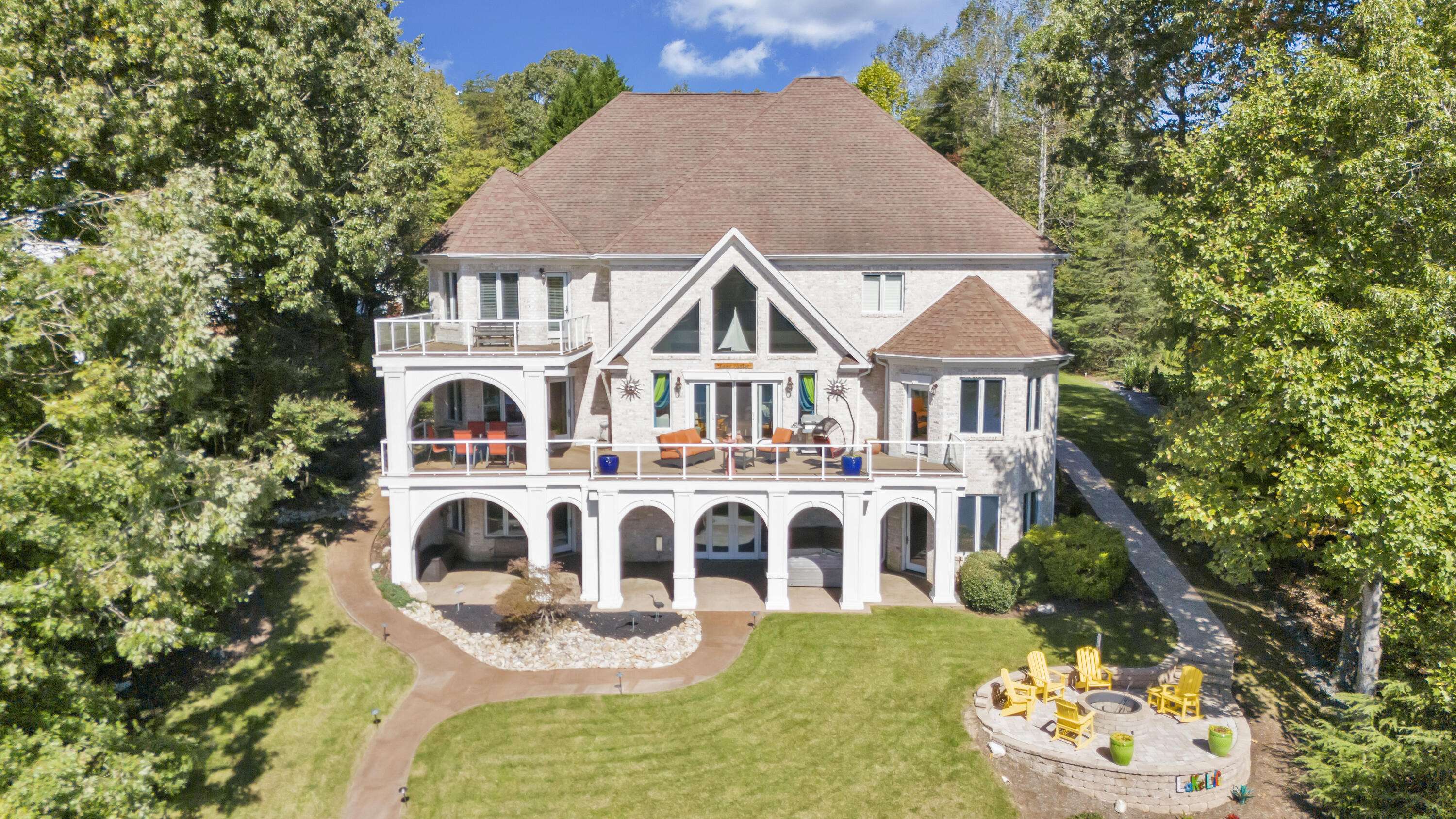 Moneta, VA 24121,2580 Lakewood Forest RD