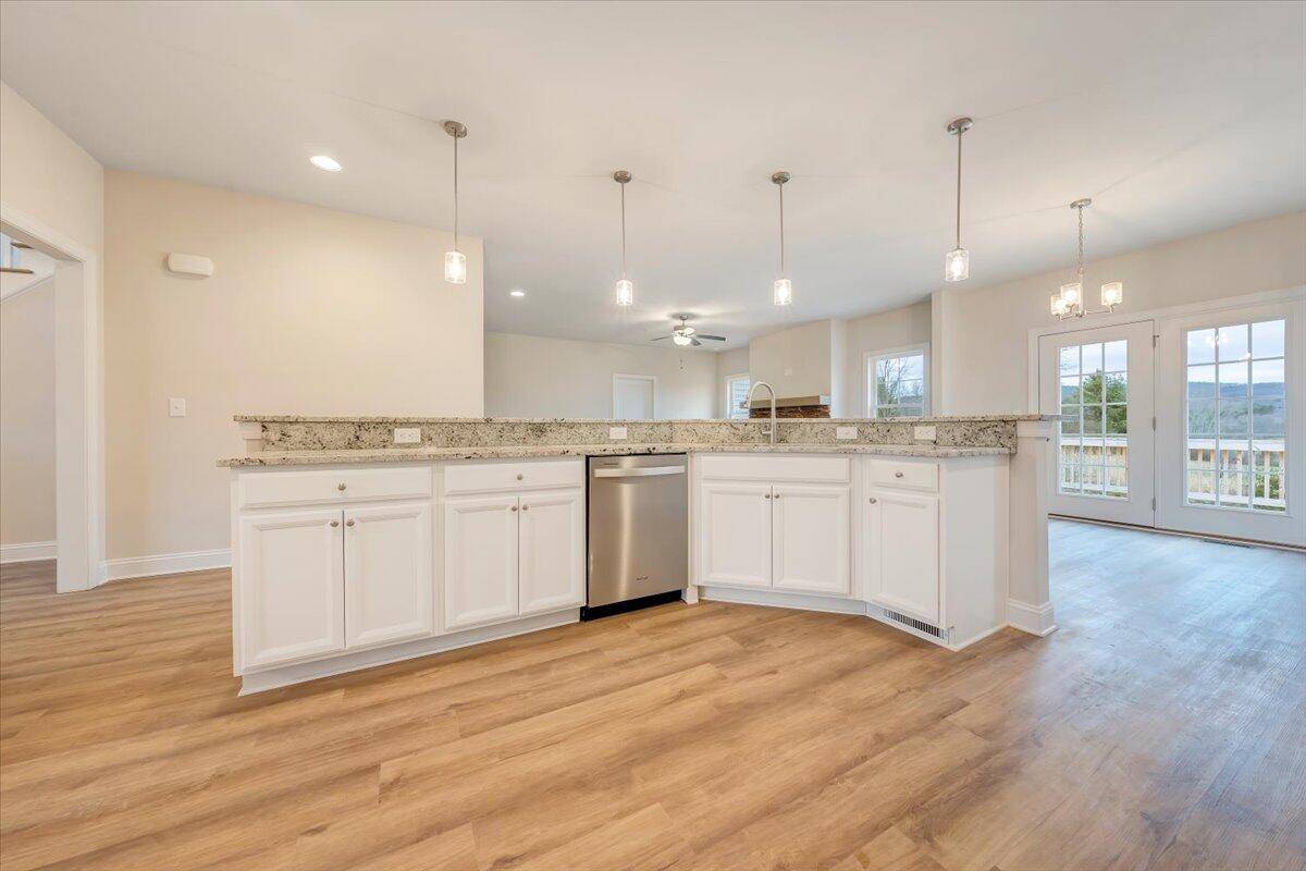 Roanoke, VA 24018,7002 Parkway View TRL