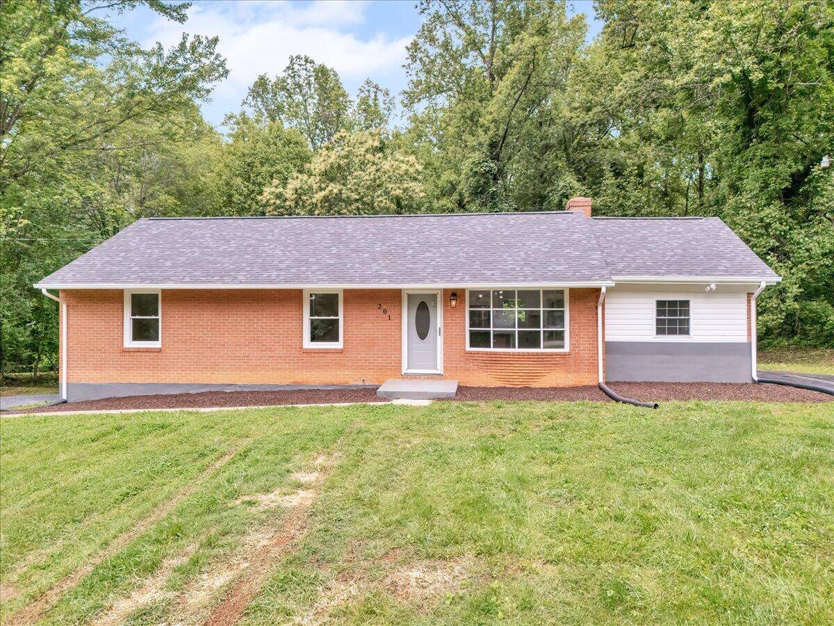 Vinton, VA 24179,201 Forest Ridge DR
