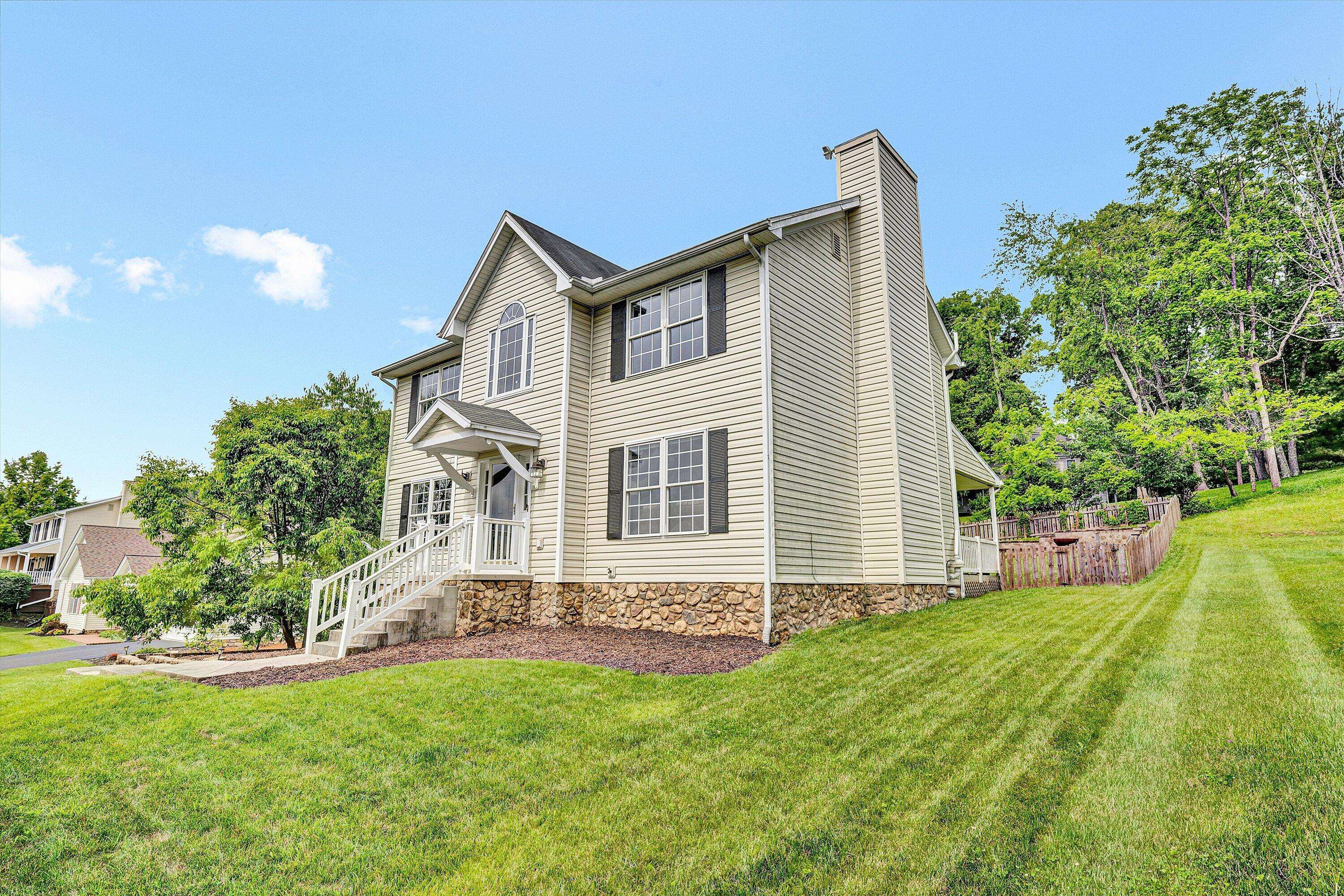 Christiansburg, VA 24073,135 Sapphire AVE