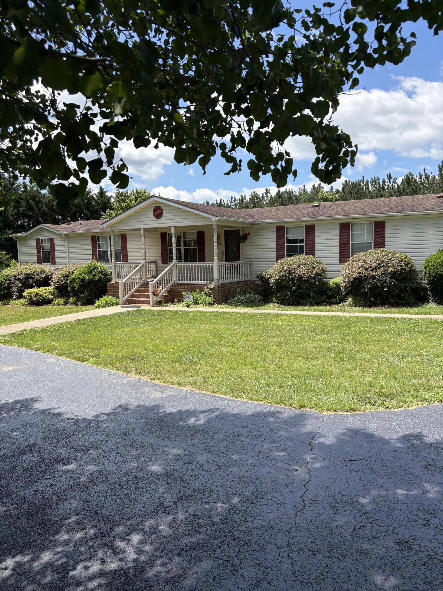 Hurt, VA 24563,3421 Shula DR