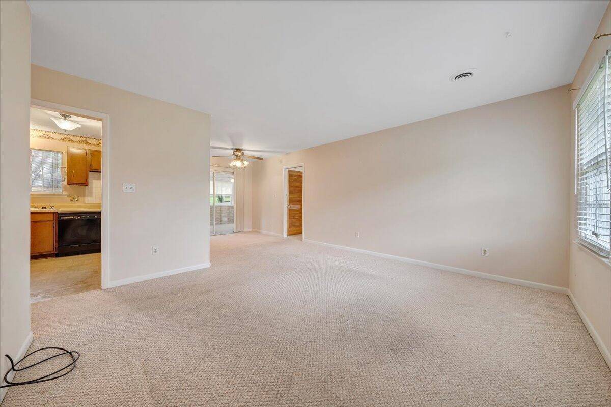 Roanoke, VA 24019,2619 Embassy DR