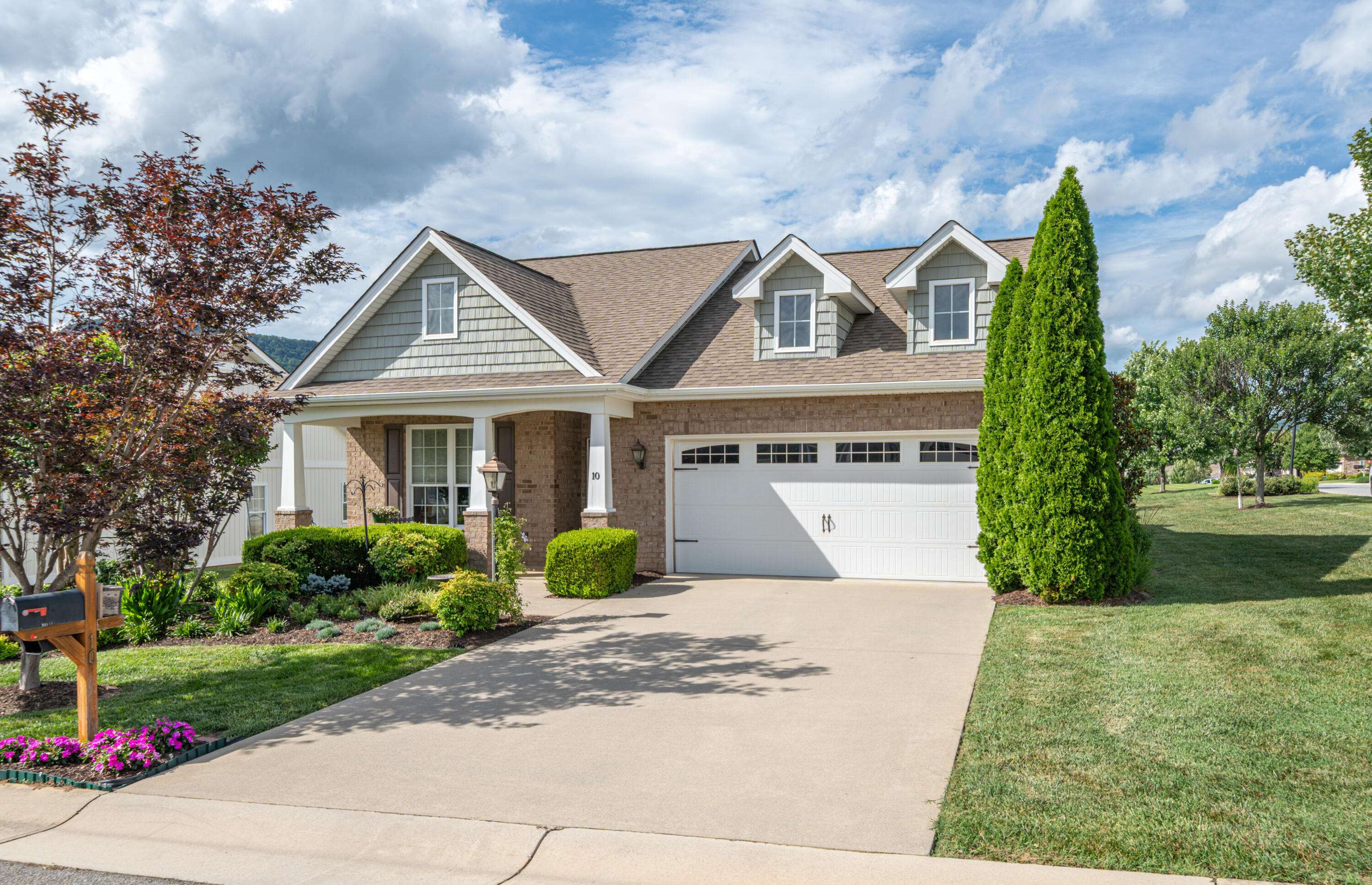 Roanoke, VA 24019,10 Encina CT