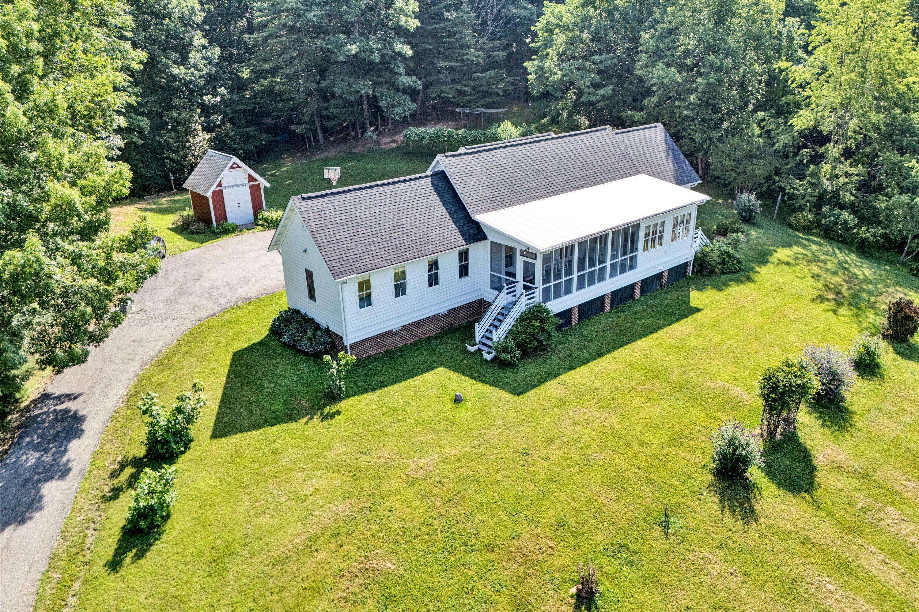 Roanoke, VA 24018,6820 Dawnwood RD