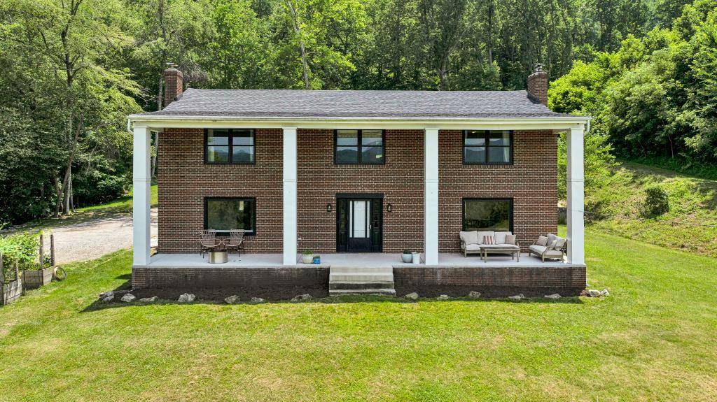 Roanoke, VA 24018,7777 Apple Grove LN