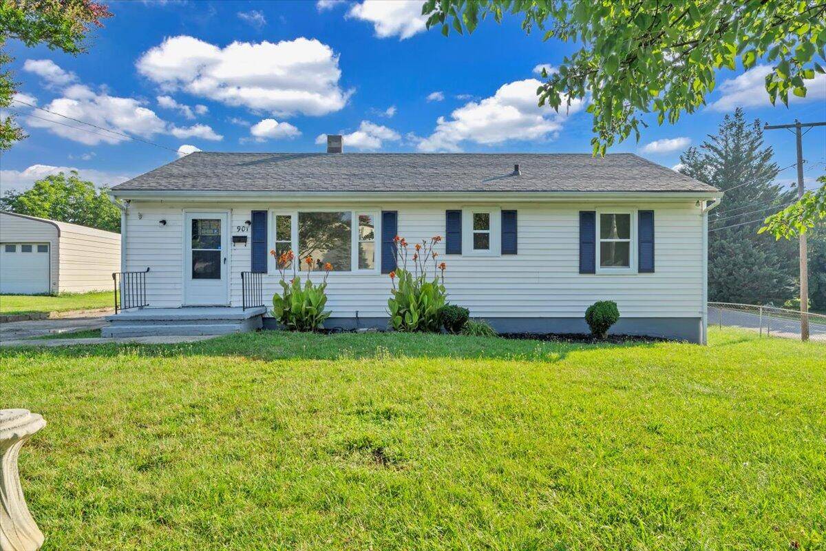 Roanoke, VA 24012,901 Greenhurst AVE