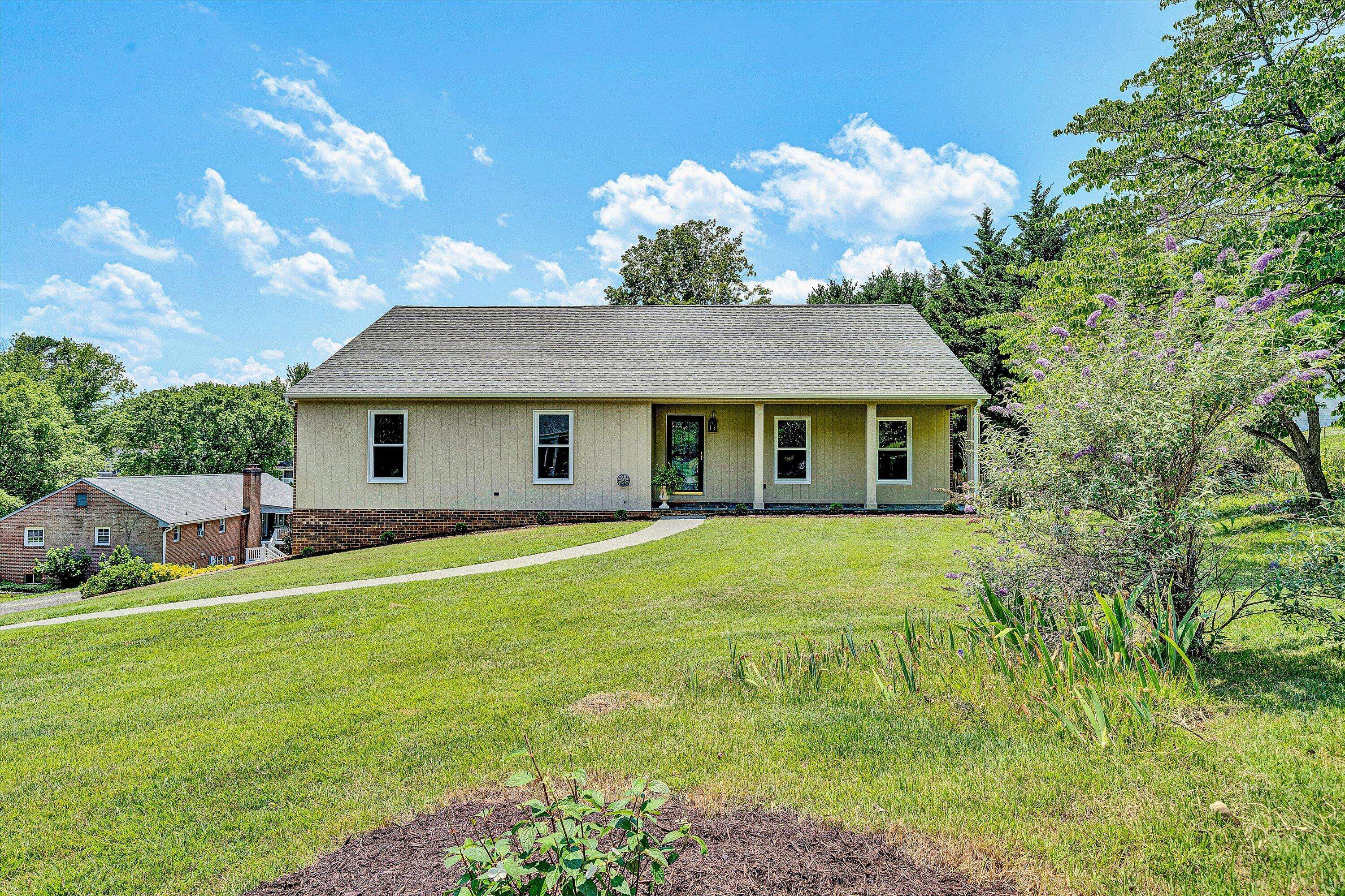 Daleville, VA 24083,160 Ivy LN