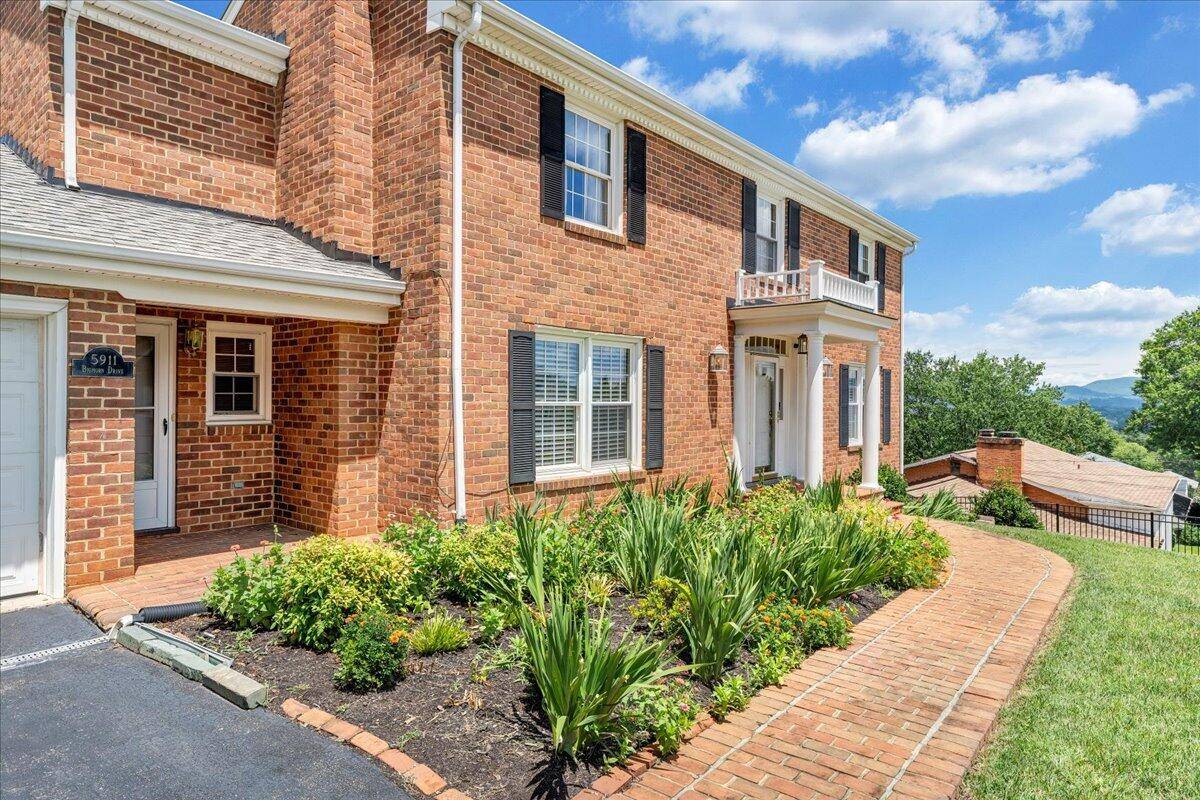 Roanoke, VA 24018,5911 Bighorn DR