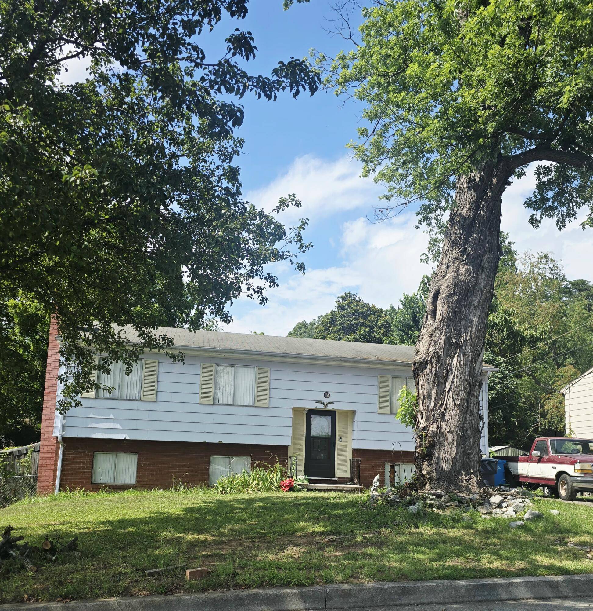 Roanoke, VA 24017,3931 Green Spring AVE
