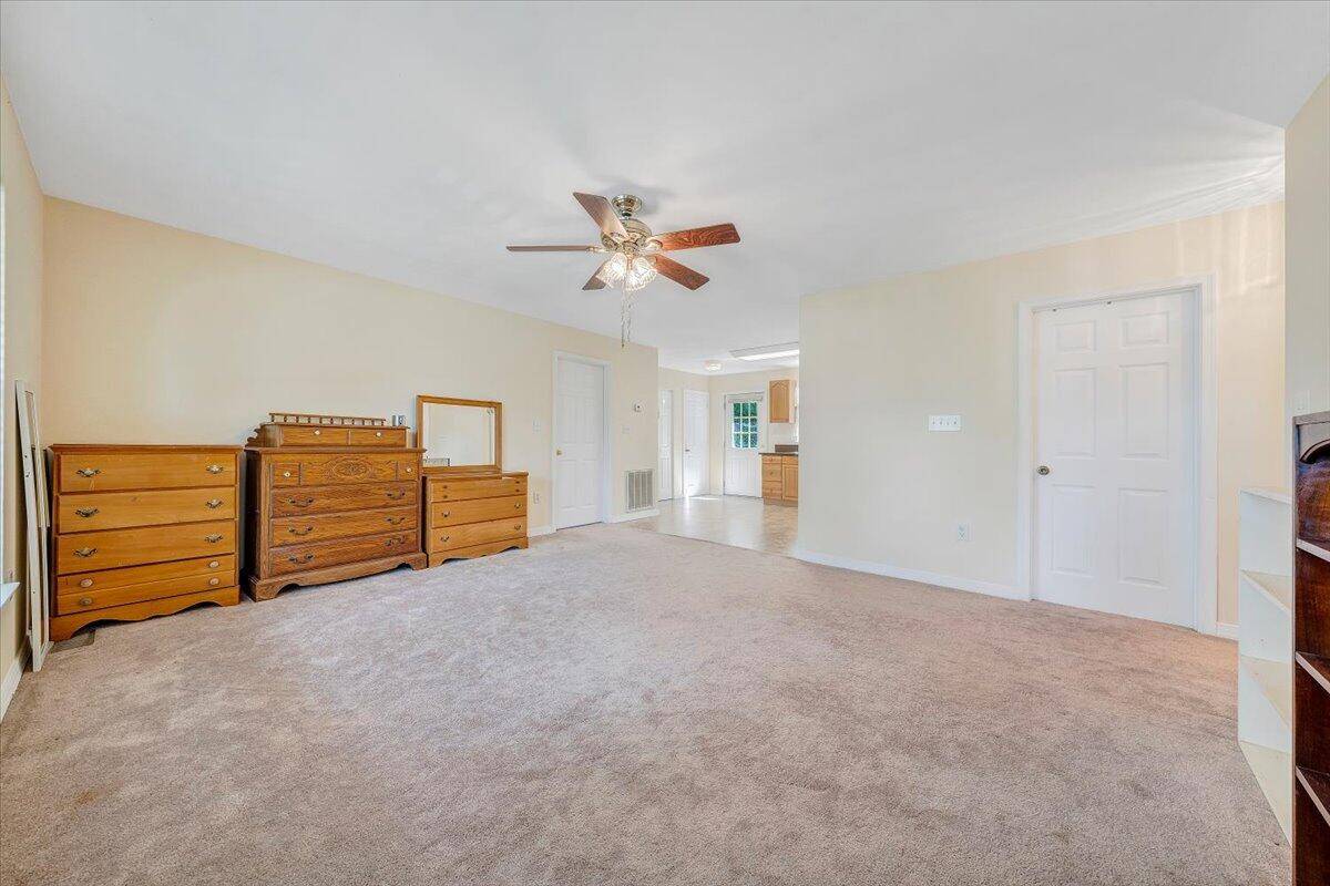 Roanoke, VA 24014,739 Riverland RD