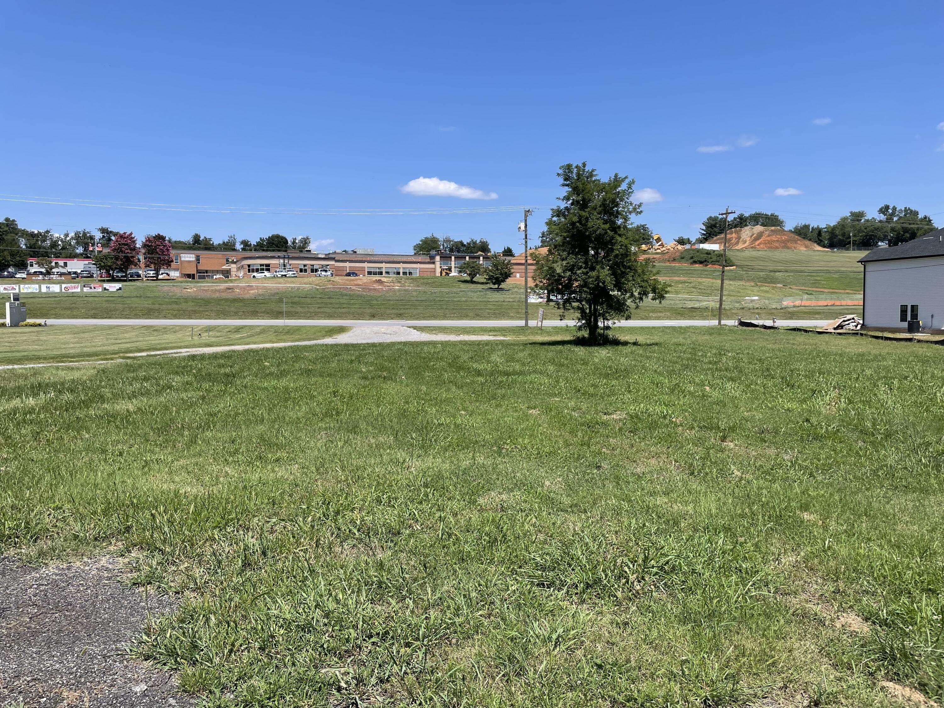Vinton, VA 24179,1213 Hardy RD