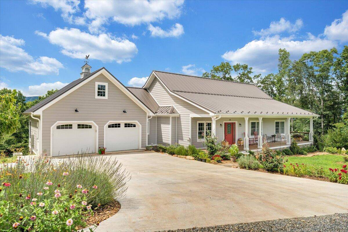 Callaway, VA 24067,278 Woodwinds RD