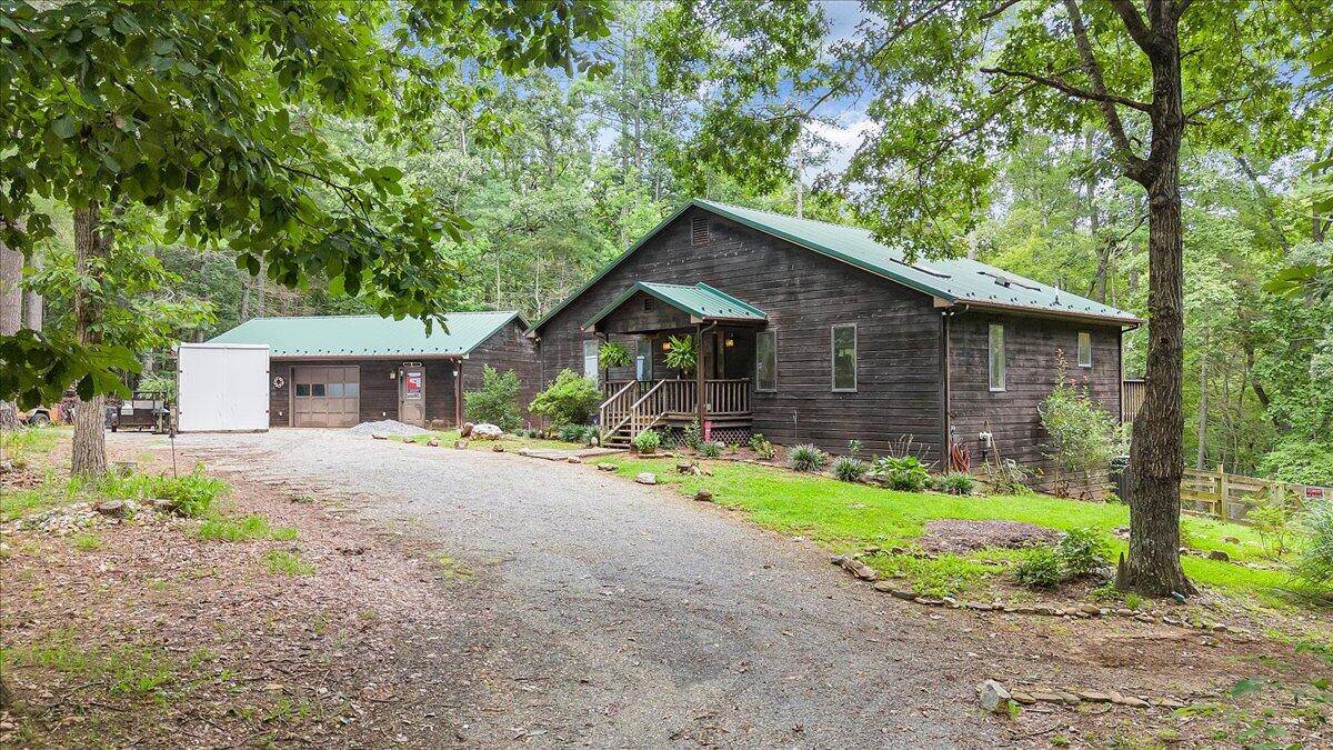 Boones Mill, VA 24065,614 Sweetbriar LN