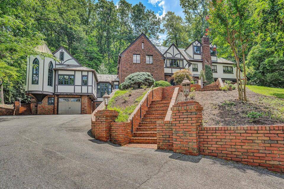 Roanoke, VA 24014,2412 Robin Hood RD