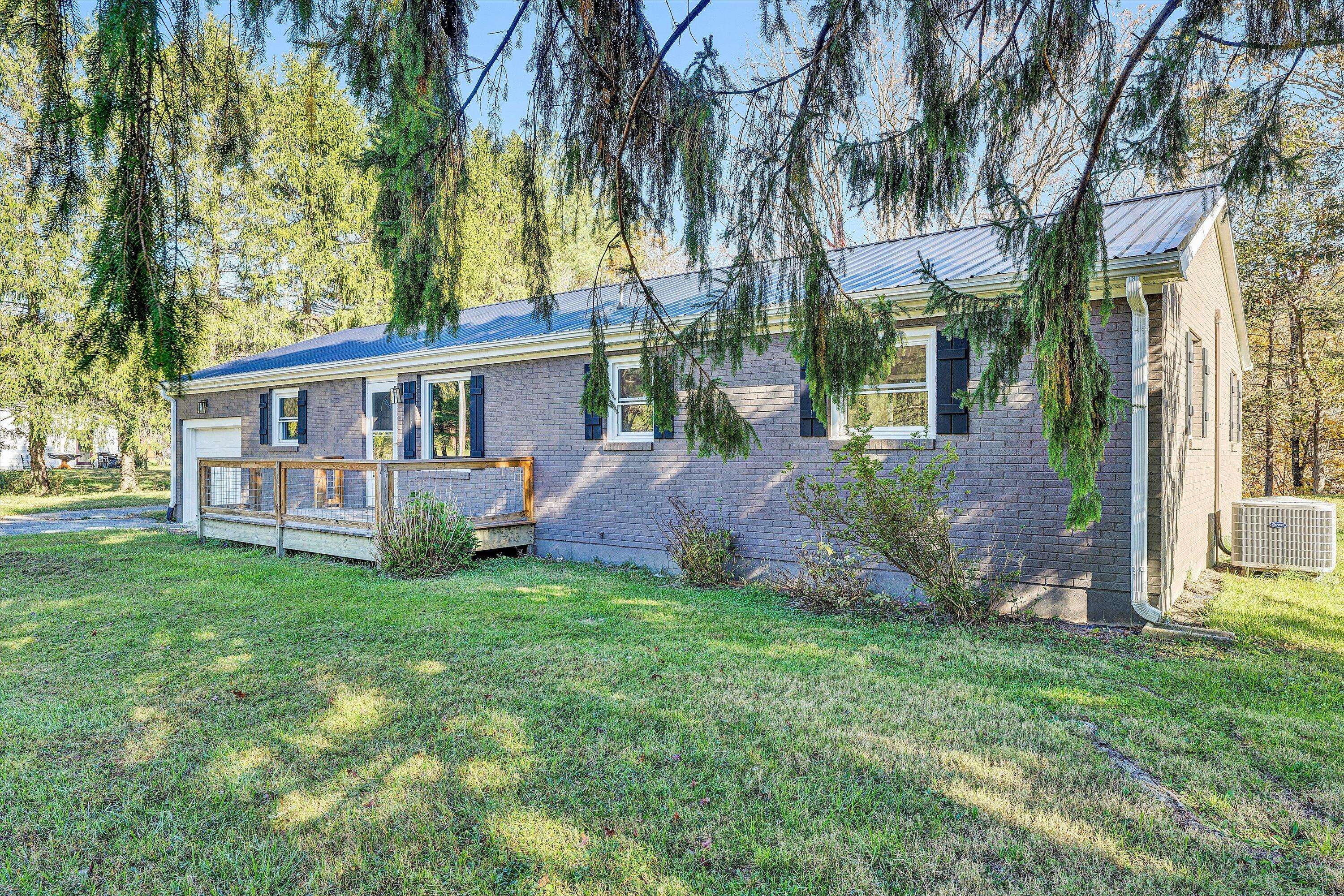 Covington, VA 24426,304 Broken Arrow LN