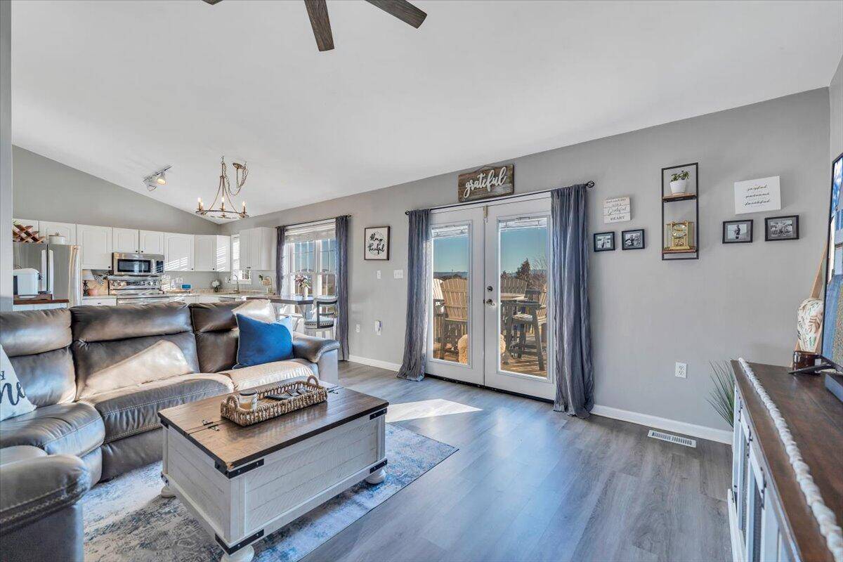 Roanoke, VA 24017,232 Eugene DR